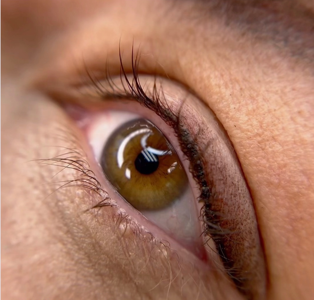 eyeliner tattoo