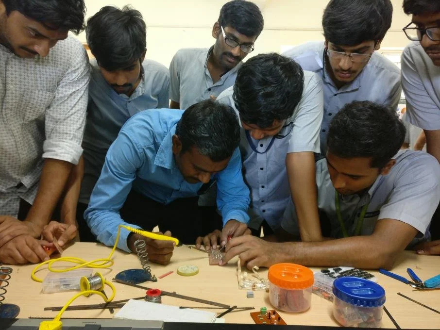 BASIC ELECTRICAL AND ELECTRONICS LAB.jpg