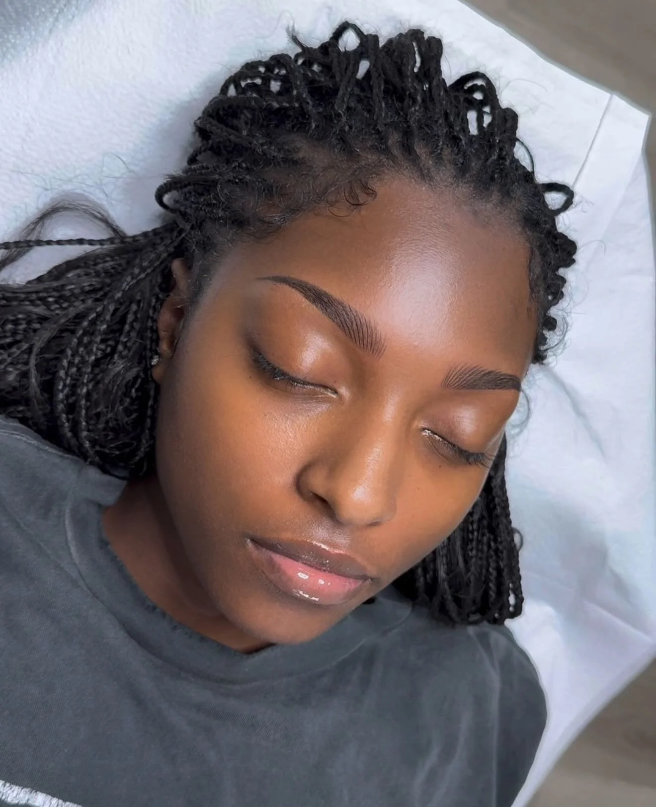 Natural Brow Tattoo 🤍 Nano + Shading Technique (PRICES INCREASING IN APRIL - Book March to secure current rate 🫶🏼)

Photo 1: After First Session
Photo 2: Before
Photo 3: Healed 4-8 Weeks
Photo 4: After Touch up Session

nano brows. nano shading. n