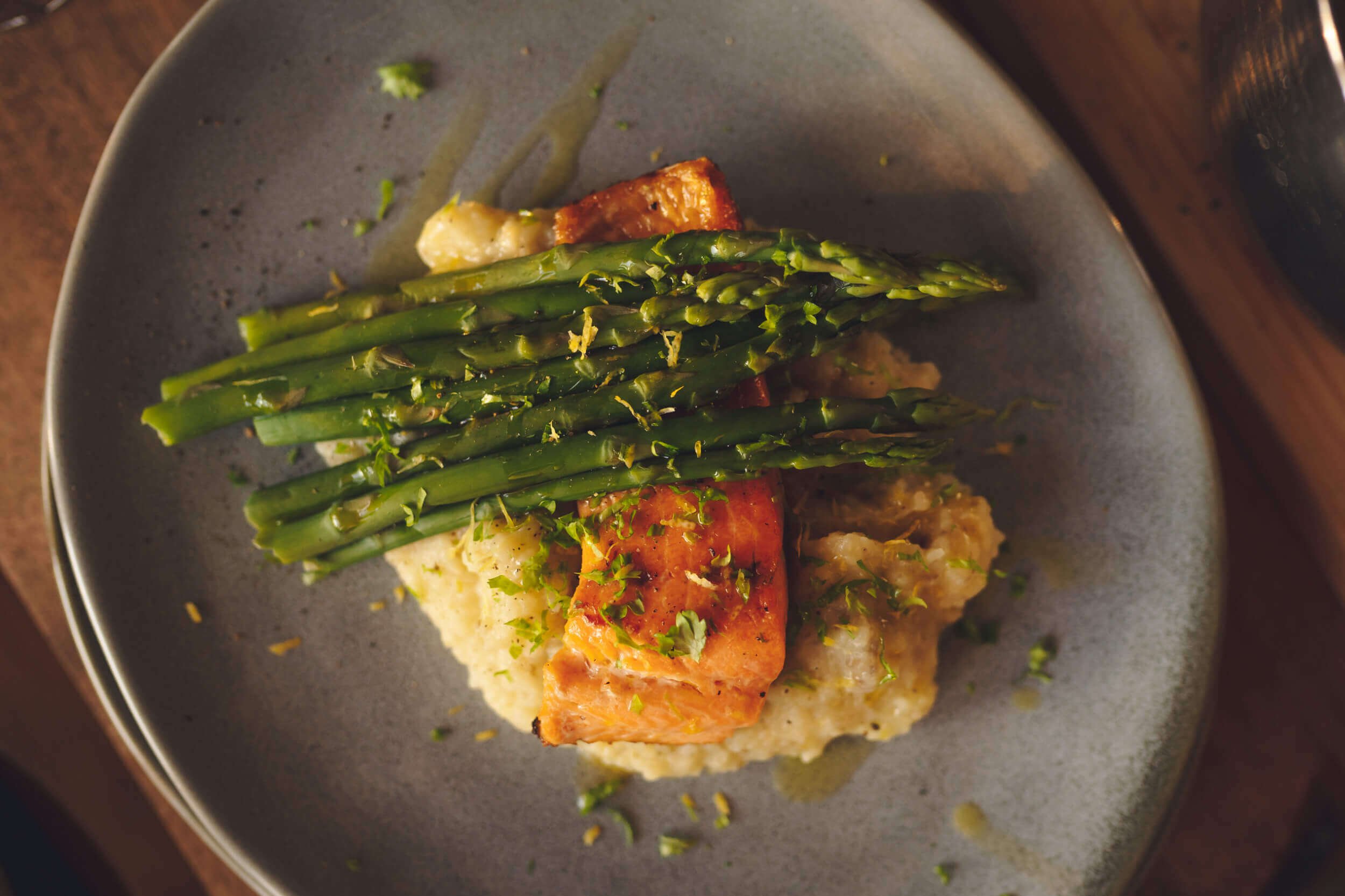 food_local_salmon_aspargus_olo-2.jpg