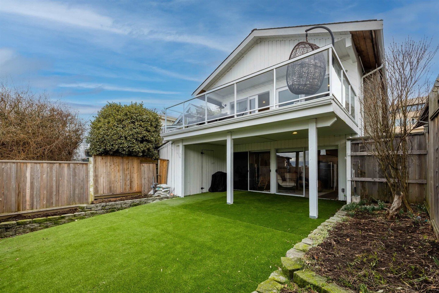 15170 BEACHVIEW Avenue, White Rock: $1,599,000 For more information on this property - click on the link in our bio and look up this address!  #Oceanview #Vancouver #westvancouver #whiterock #luxuryhomesvancouver #oceanviewhomes #VancouverRealEstate 