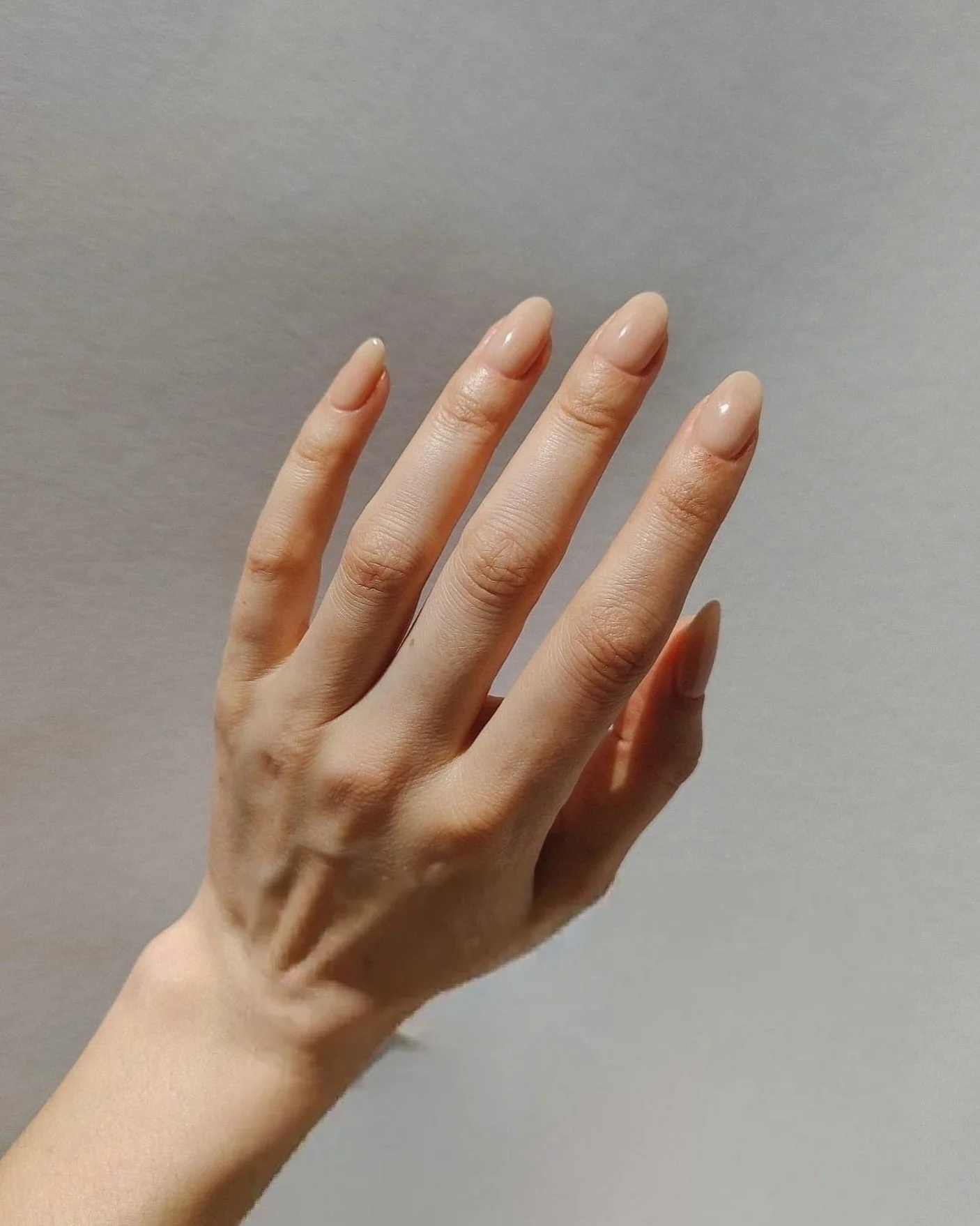 Simple, sexy, sophisticated. 🤍

#AtiNailBar #cndshellac #naturalnails #fallnailinspo