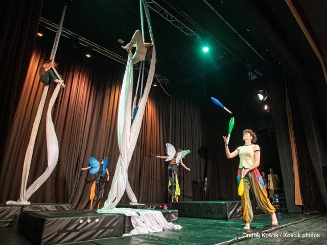 Cirkuskus Troupe 4.jpg