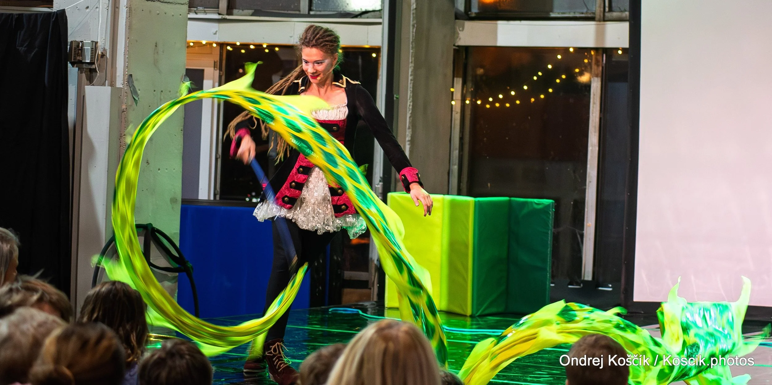 35-20251114-CIR_5537 Cirkuskus_Poklad za Dračou horou_Eli.jpg