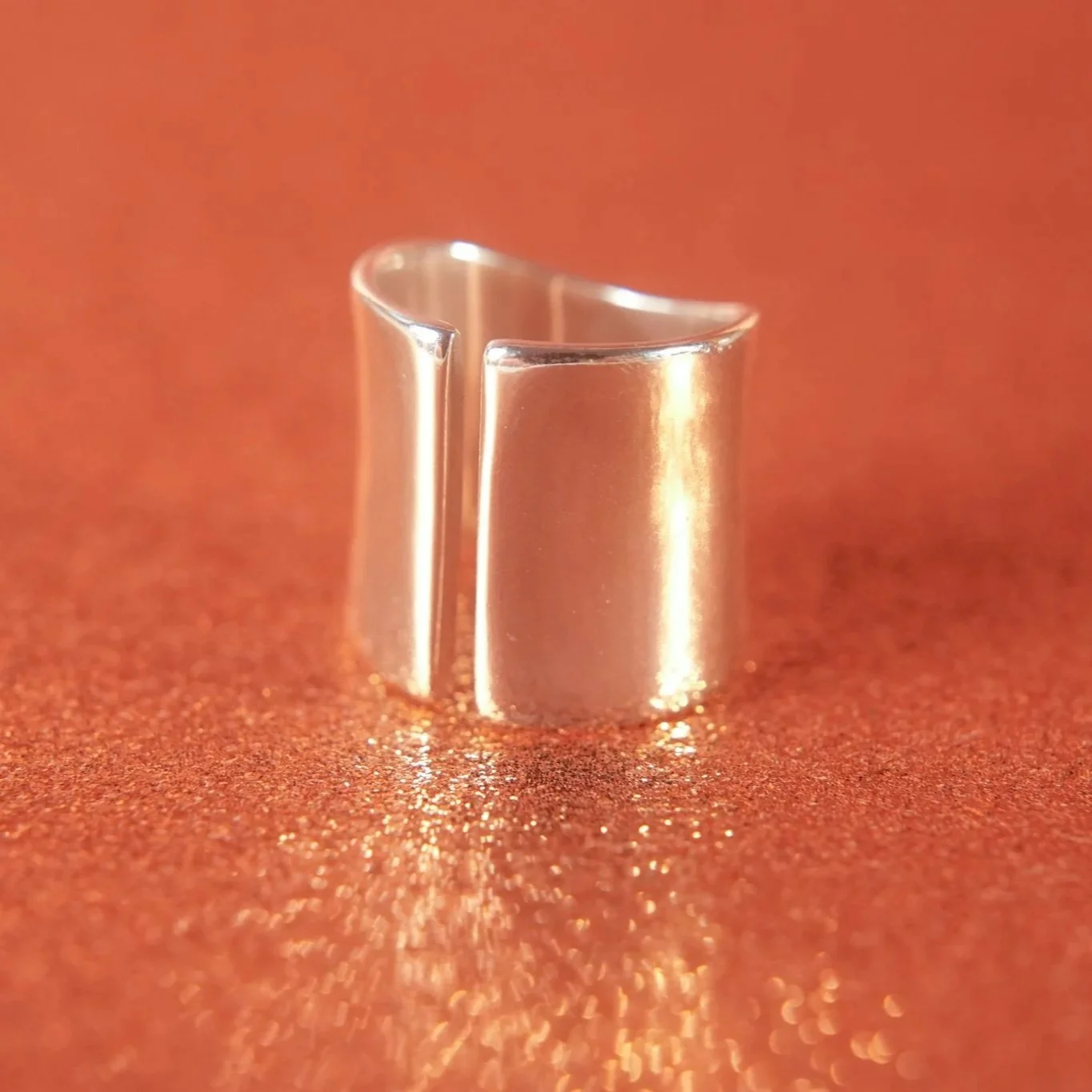 simple-wide-band-ring-silver.jpg