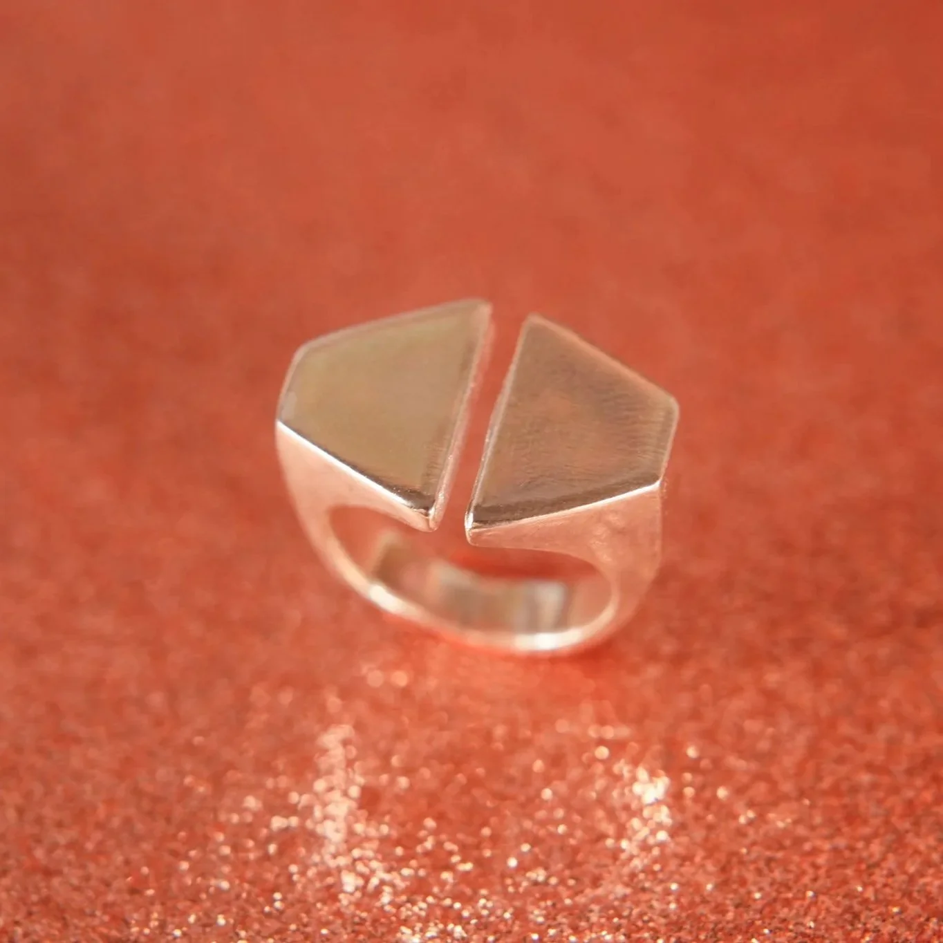statement-ring-minimal-silver.jpg
