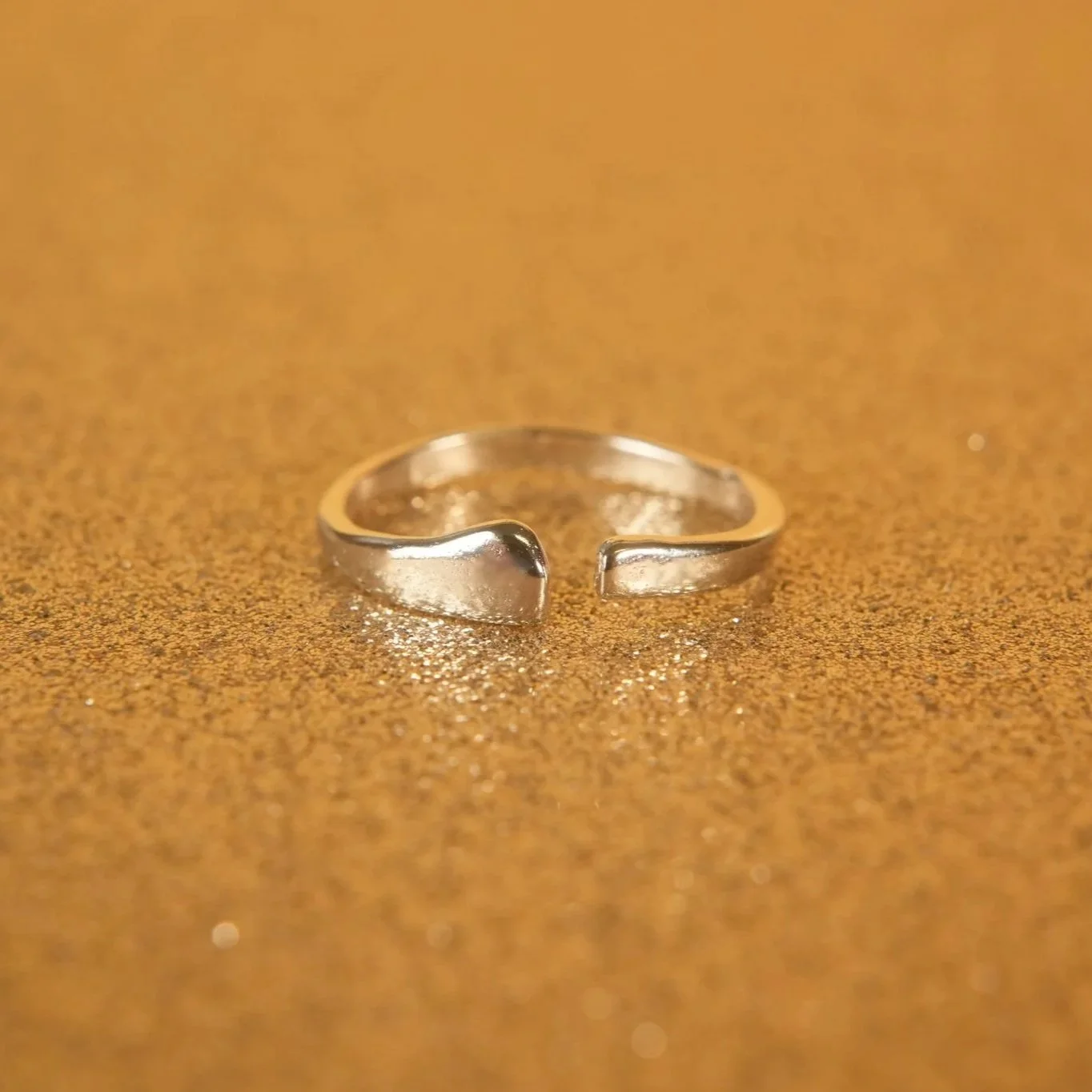 delicate-adjustable-ring-minimal-silver.jpg
