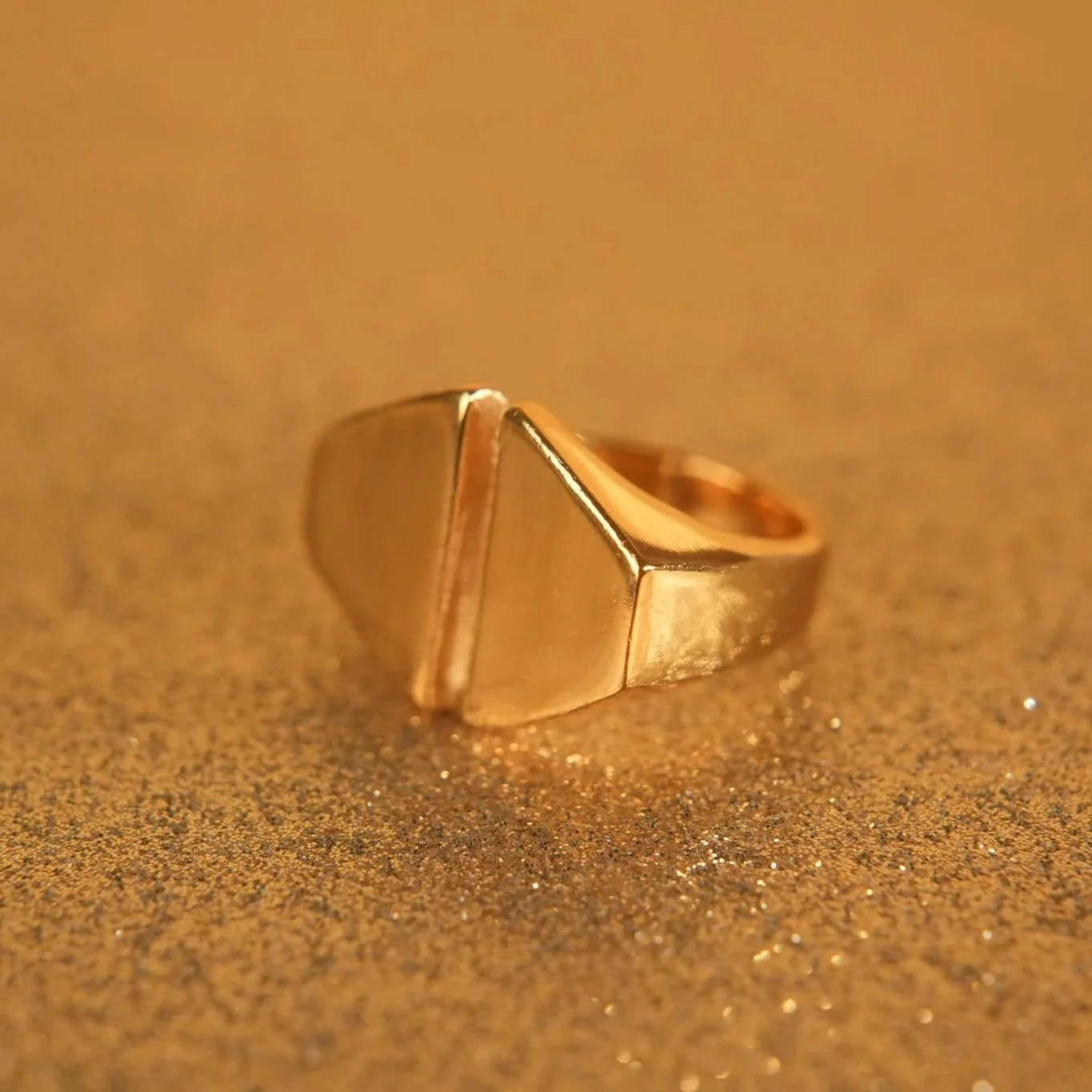 simple-chunky-ring-gold.jpg