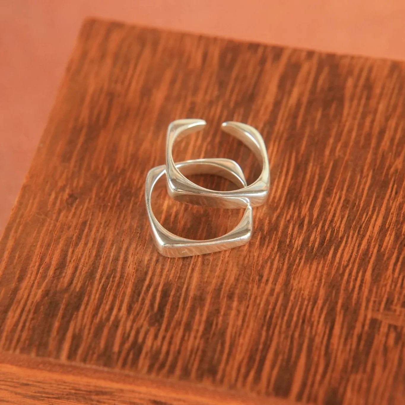 stackable-adjustable-rings-square-silver.jpg