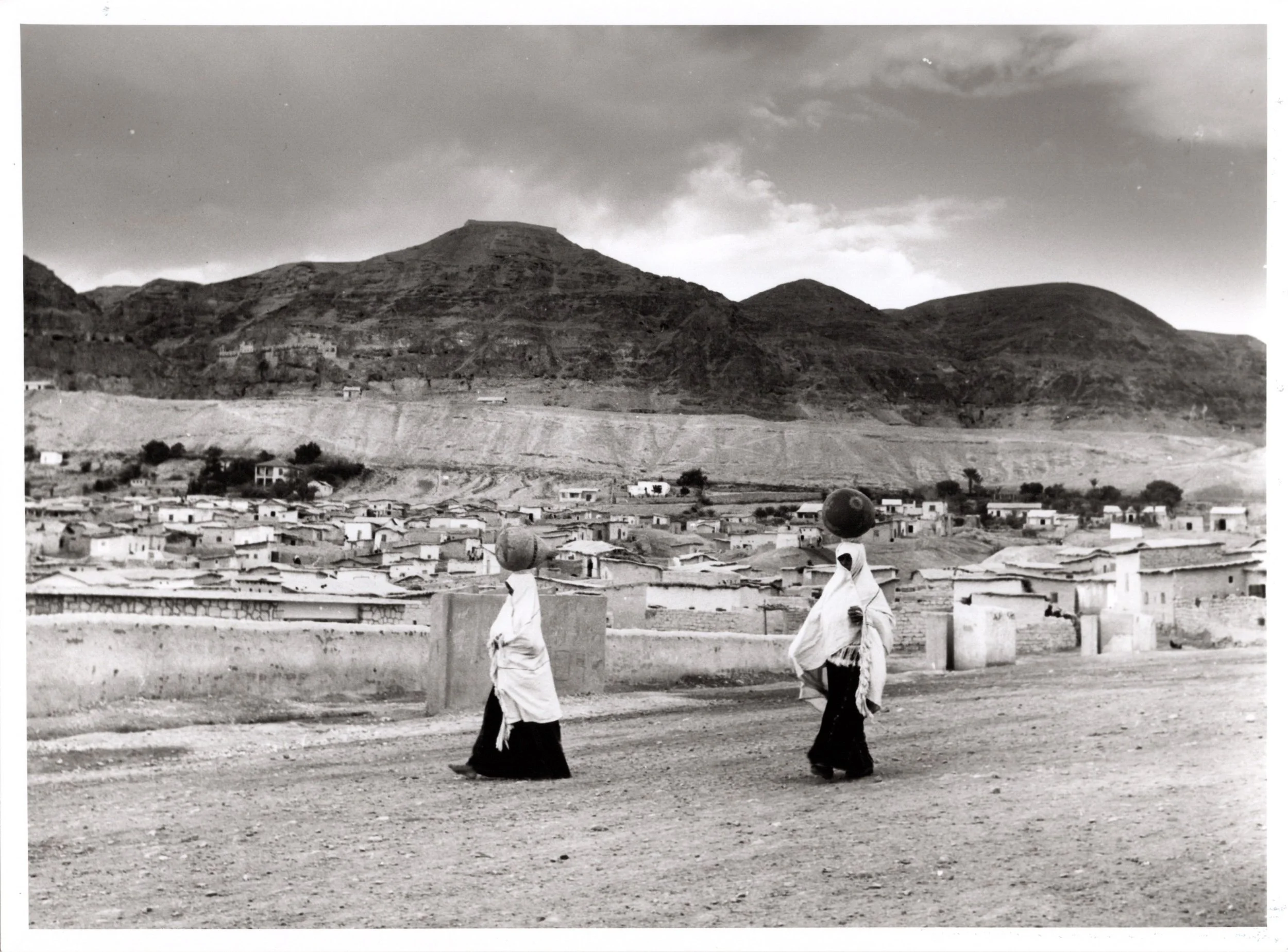 Aqabet Jabr_Website#88a_300.jpg