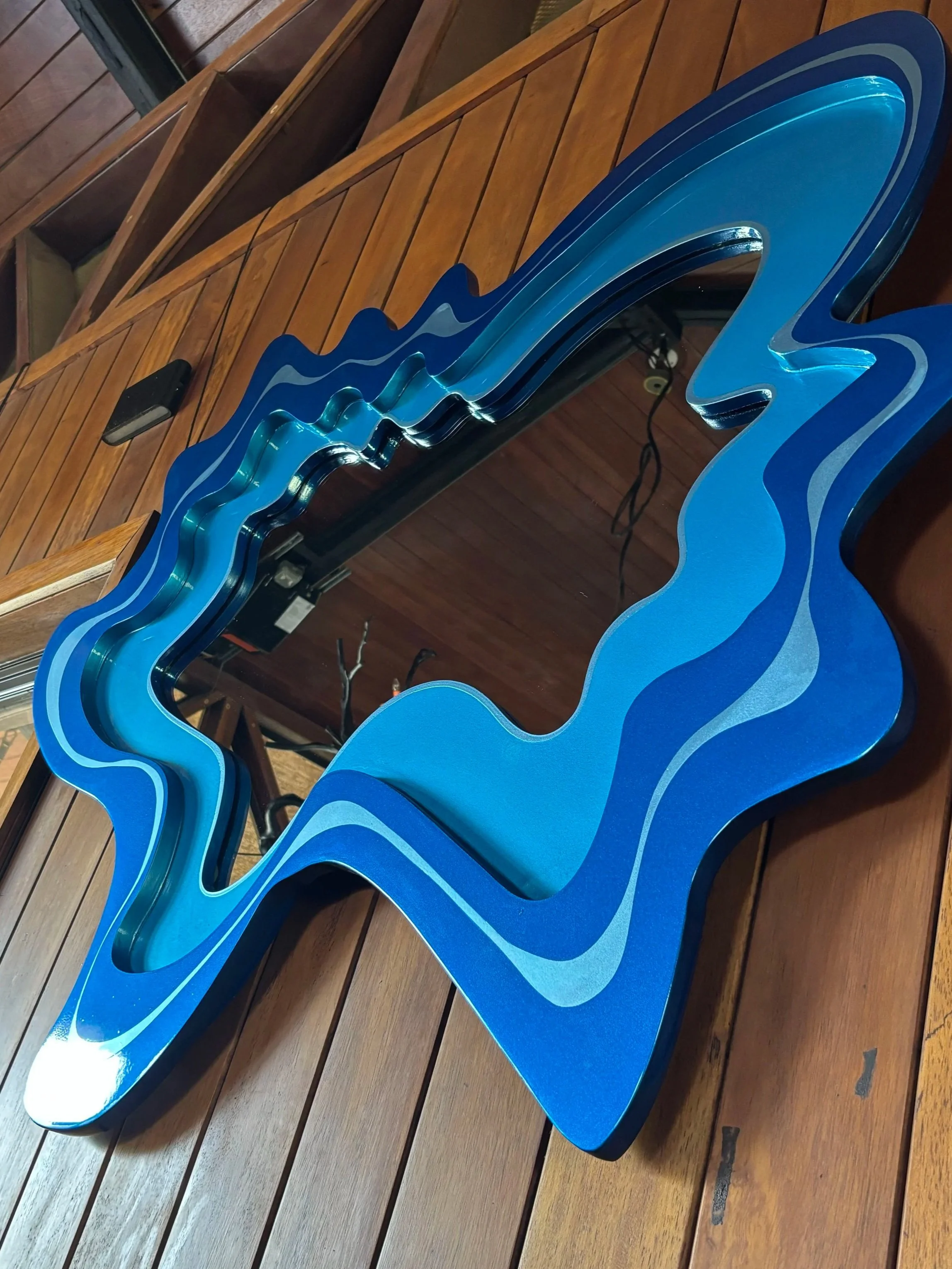 Water movement mirror