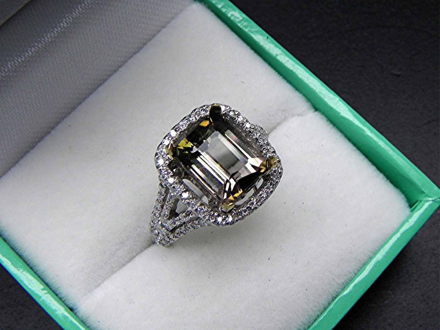 https://i.etsystatic.com/5308472/r/il/653692/845417468/il_fullxfull.845417468_d4f5.jpg