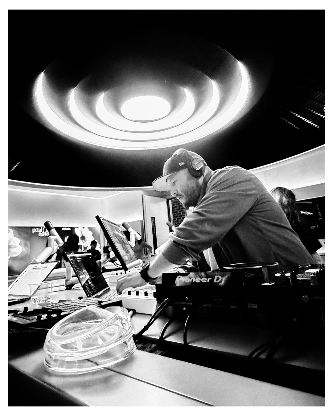 kriebstudio_applemusic_petals_10.png