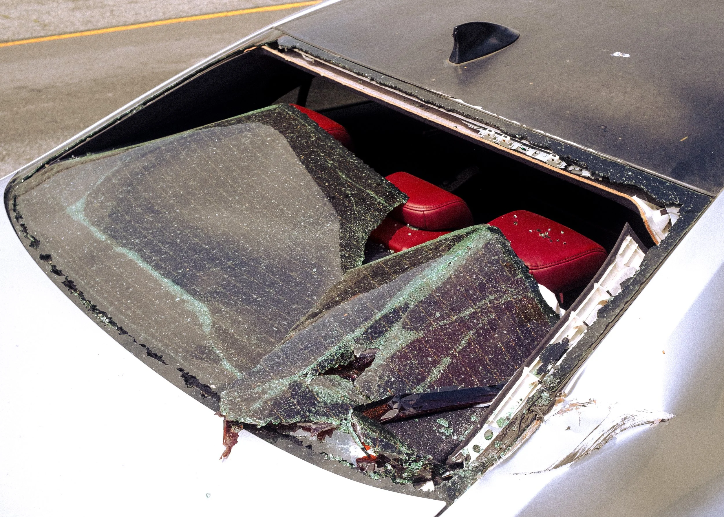 brokenwindshieldnew.jpg