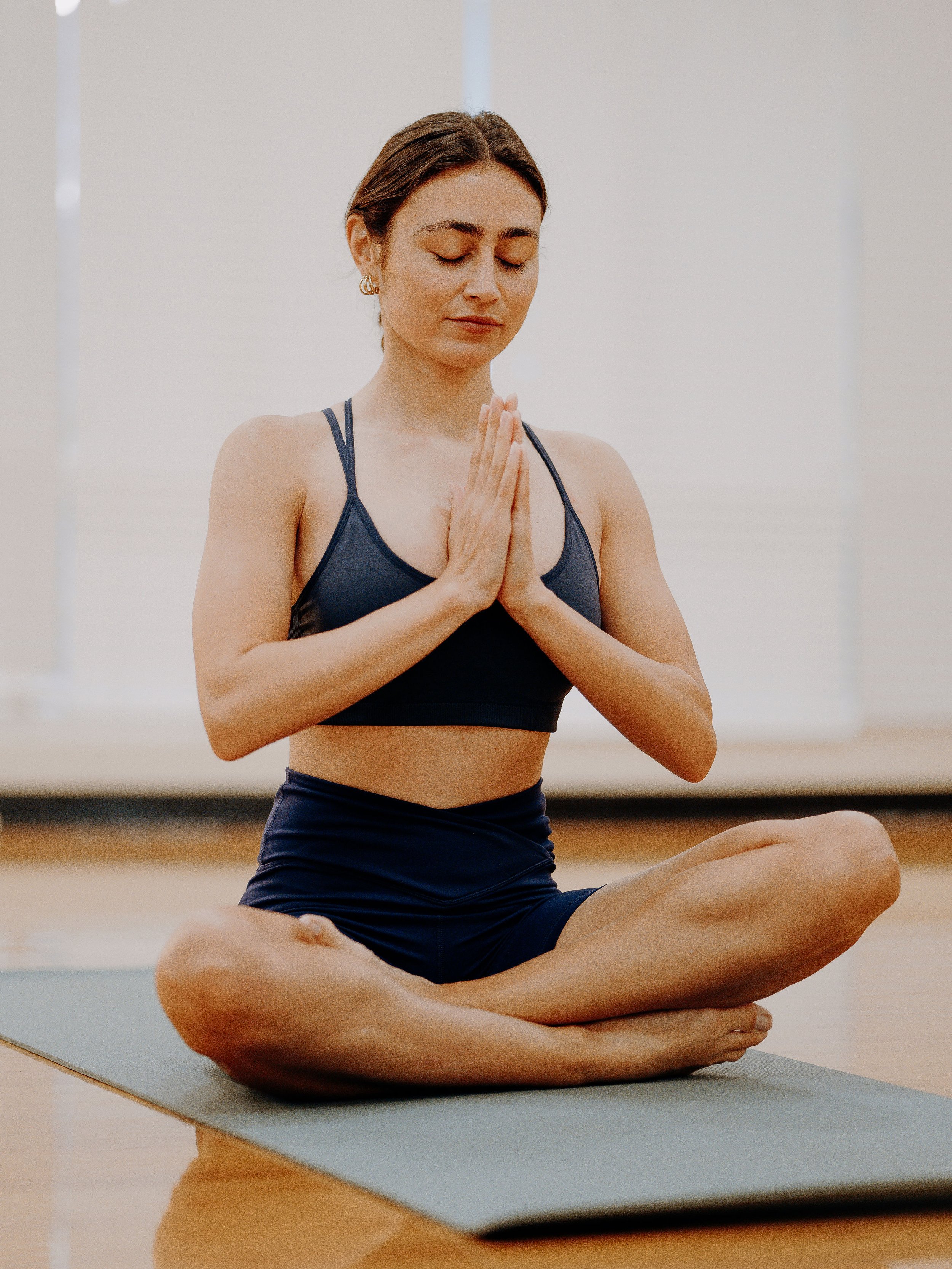 STRETCH + RESTORE
Floor based yoga flow that relaxes the body and calms the mind with slower, deeper held poses and stretching
Pace: Slow to moderate sequence