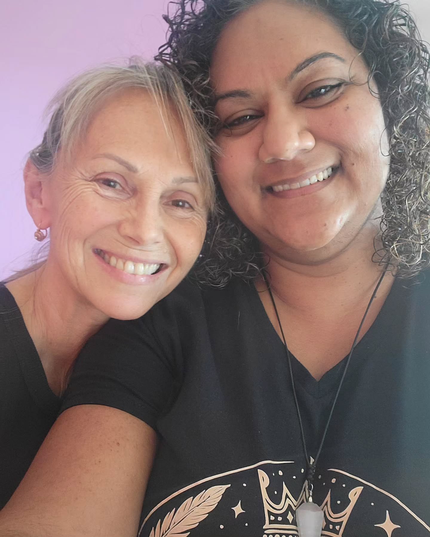 As you shift, Spirit will bring in exactly what you need when you need it. 🙌
Thank you to my dear friend Lina for sharing her love with me and gifting me an AMAZING BAMBOO massage with this angel over here!
Vero is an incredibly gifted massage,