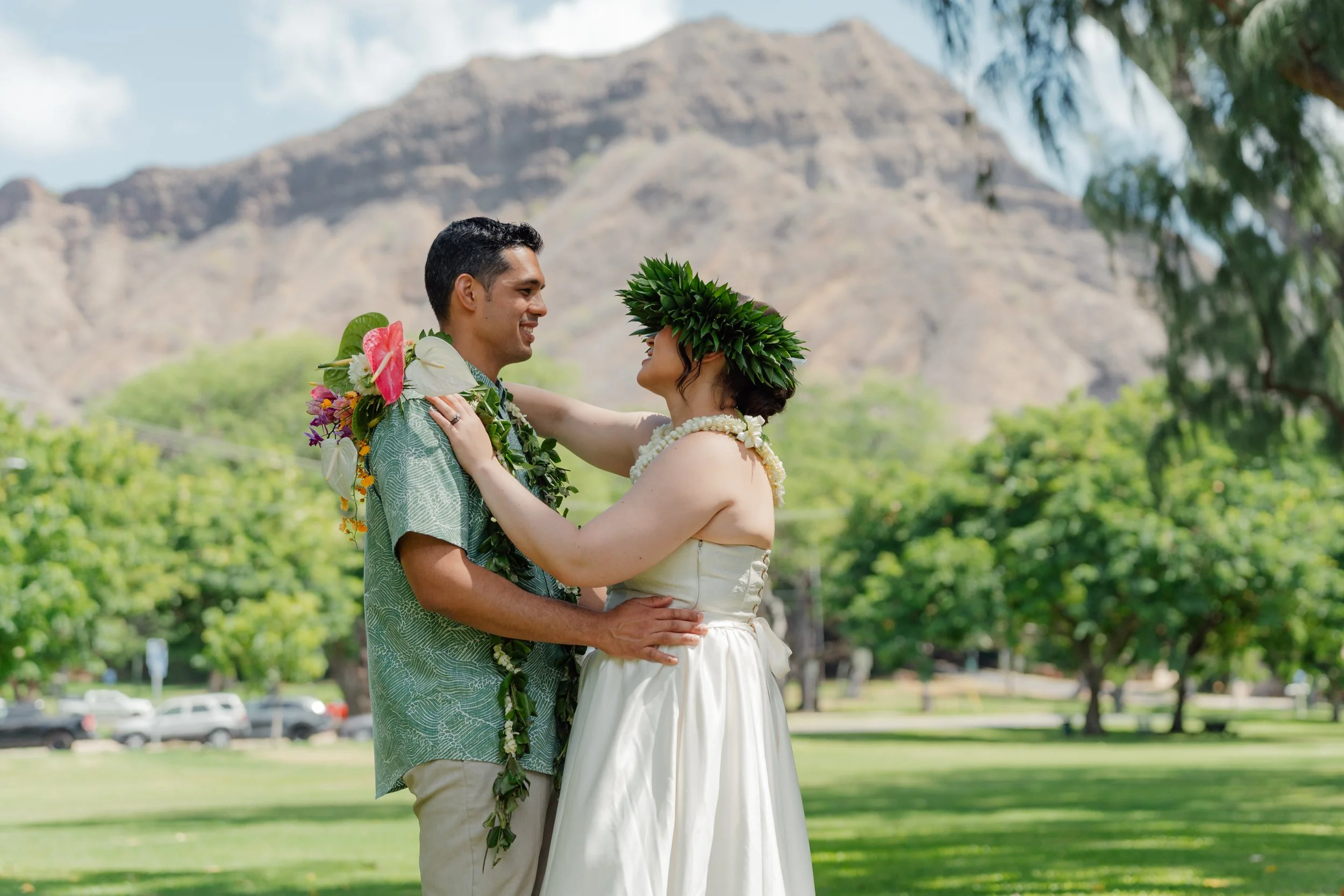Your Guide to Choosing the Right Hawaii Wedding Photographer for Your Big Day