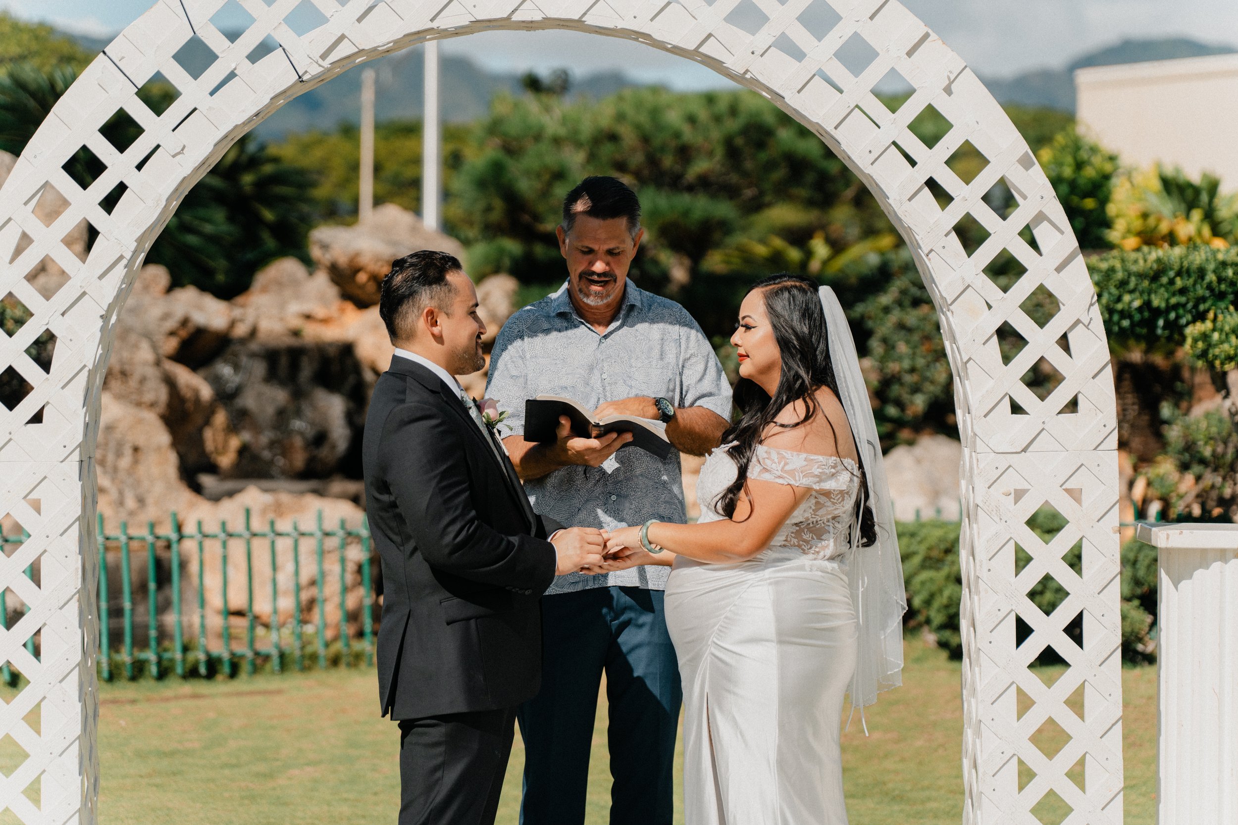 Choosing the Right Wedding Photo + Video Team in Hawaii: Why It’s the Best Decision You’ll Make