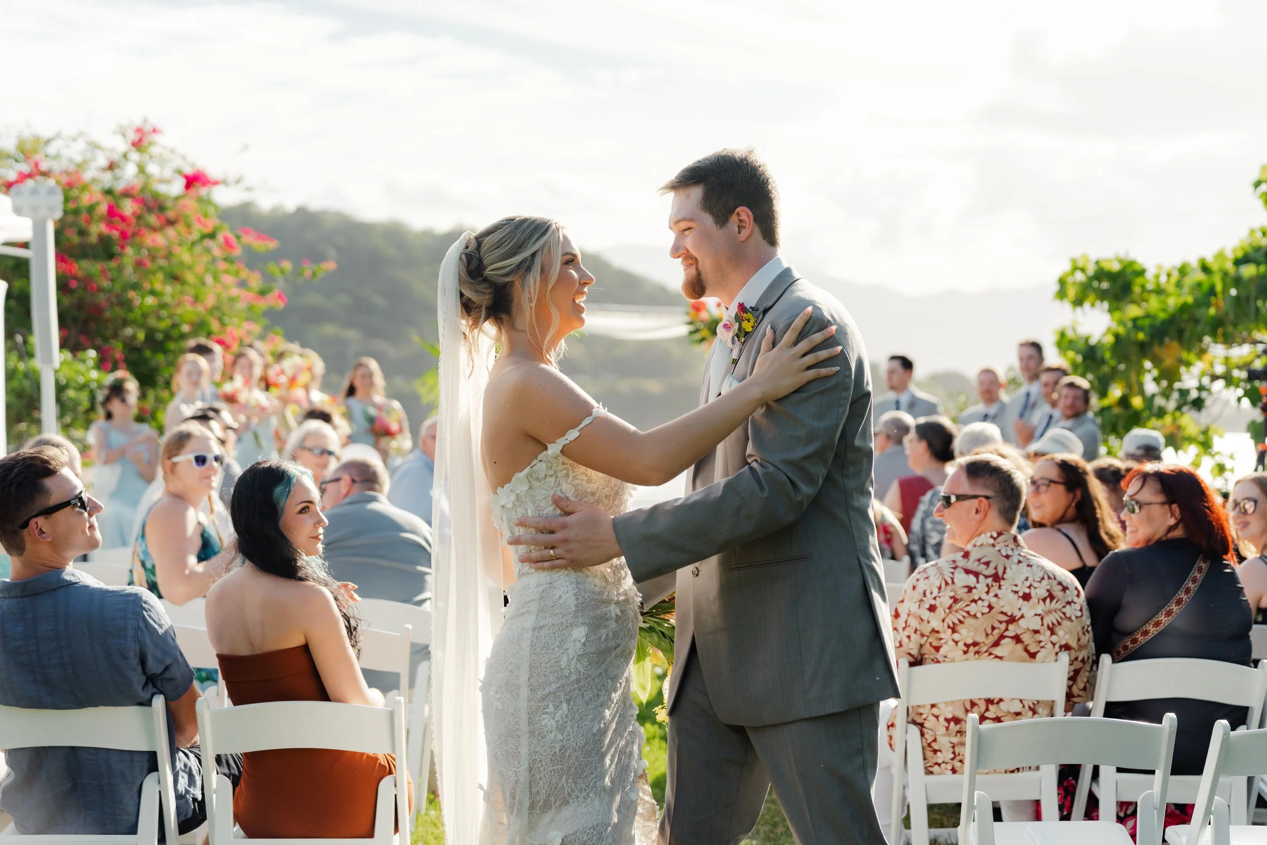 Your Wedding Day in Paradise: Finding the Right Hawaii Wedding Photographer for Your Love Story