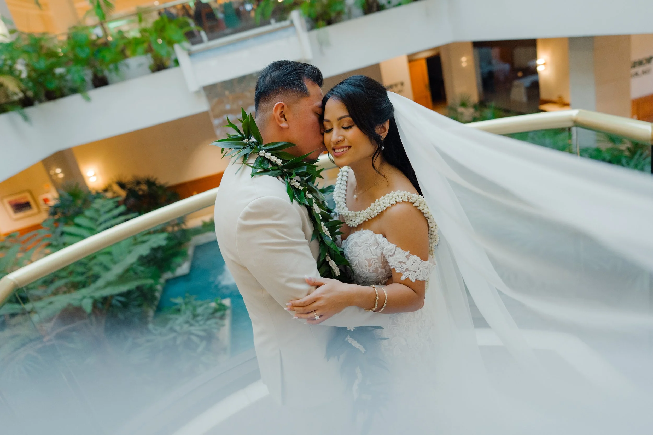 Luxury vs Intimate Weddings in Hawaii: Choosing the Right Experience for Your Love Story