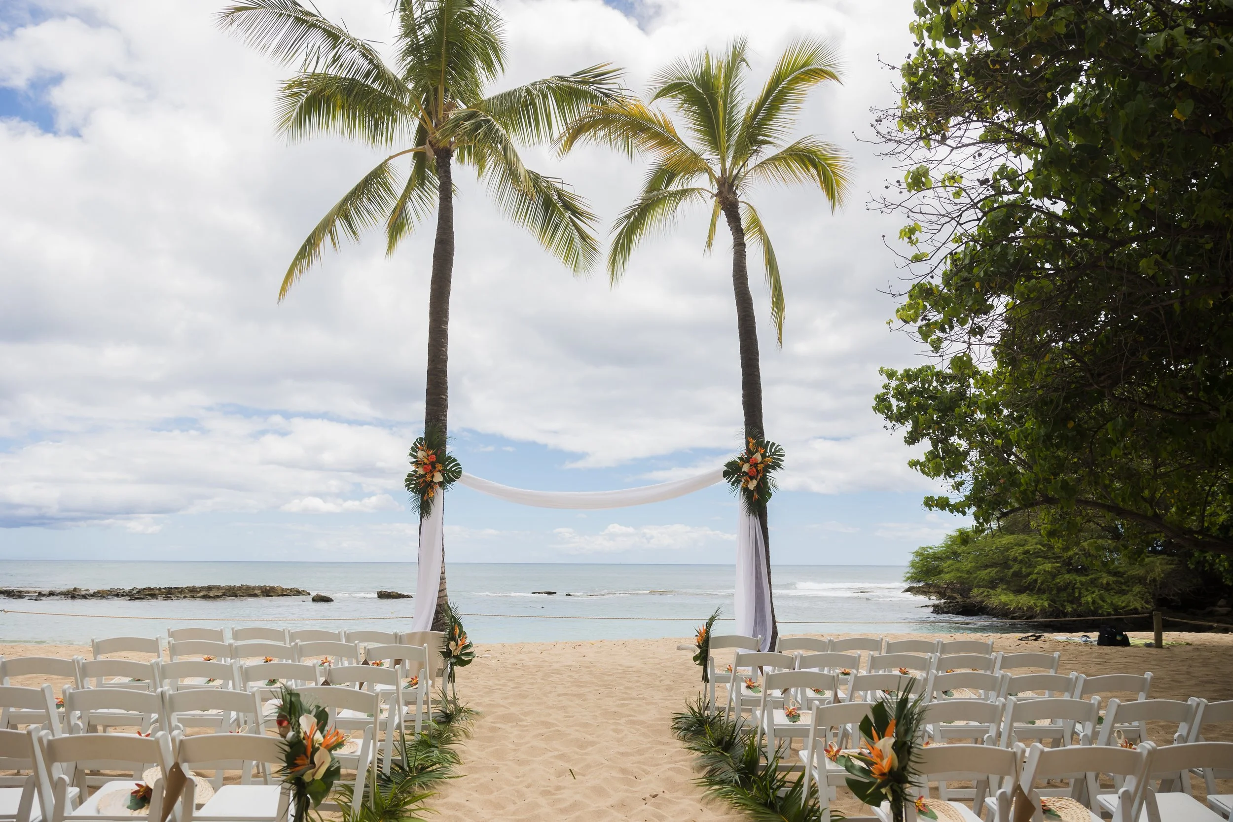 How to Plan a Perfect Hawaii Wedding Day with Stunning Ocean Views and Luxury Details