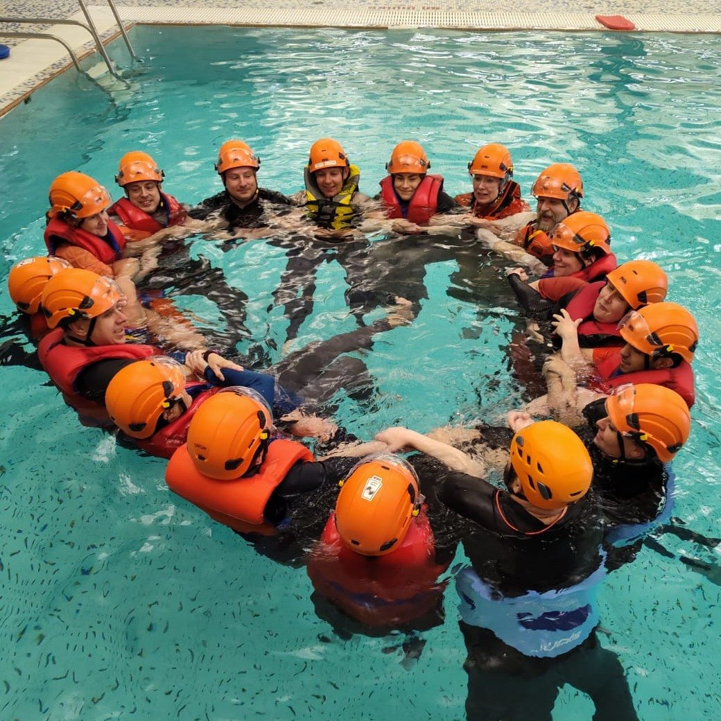 Search And Rescue Regina professional volunteers received incredible near-water training this past weekend. We gained the knowledge and practical hands-on experience to keep ourselves and others safe when encountering a water incident, including movi