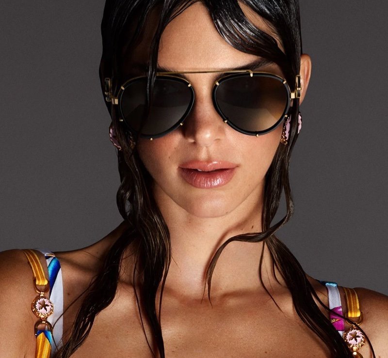 Kendall-Jenner-Versace-Eyewear-Spring-2021-Campaign01.jpg
