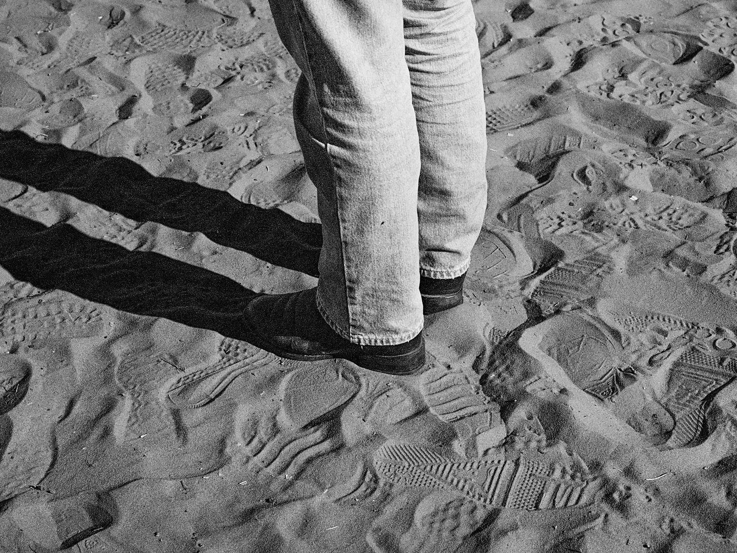 some stills from the road 

📷 Mamiya 645 1000S, Canon AE-1 Program
🎞️ Ilford XP2 Super 400, 120 and 35mm
🧪 Dev &amp; scan @yourlocalfilmlab

#ilford #ilfordfilm #ilfordphoto