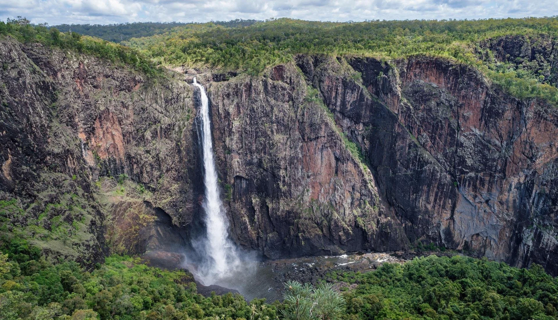 Wallaman Falls, Girringun National Park, Northern Territory