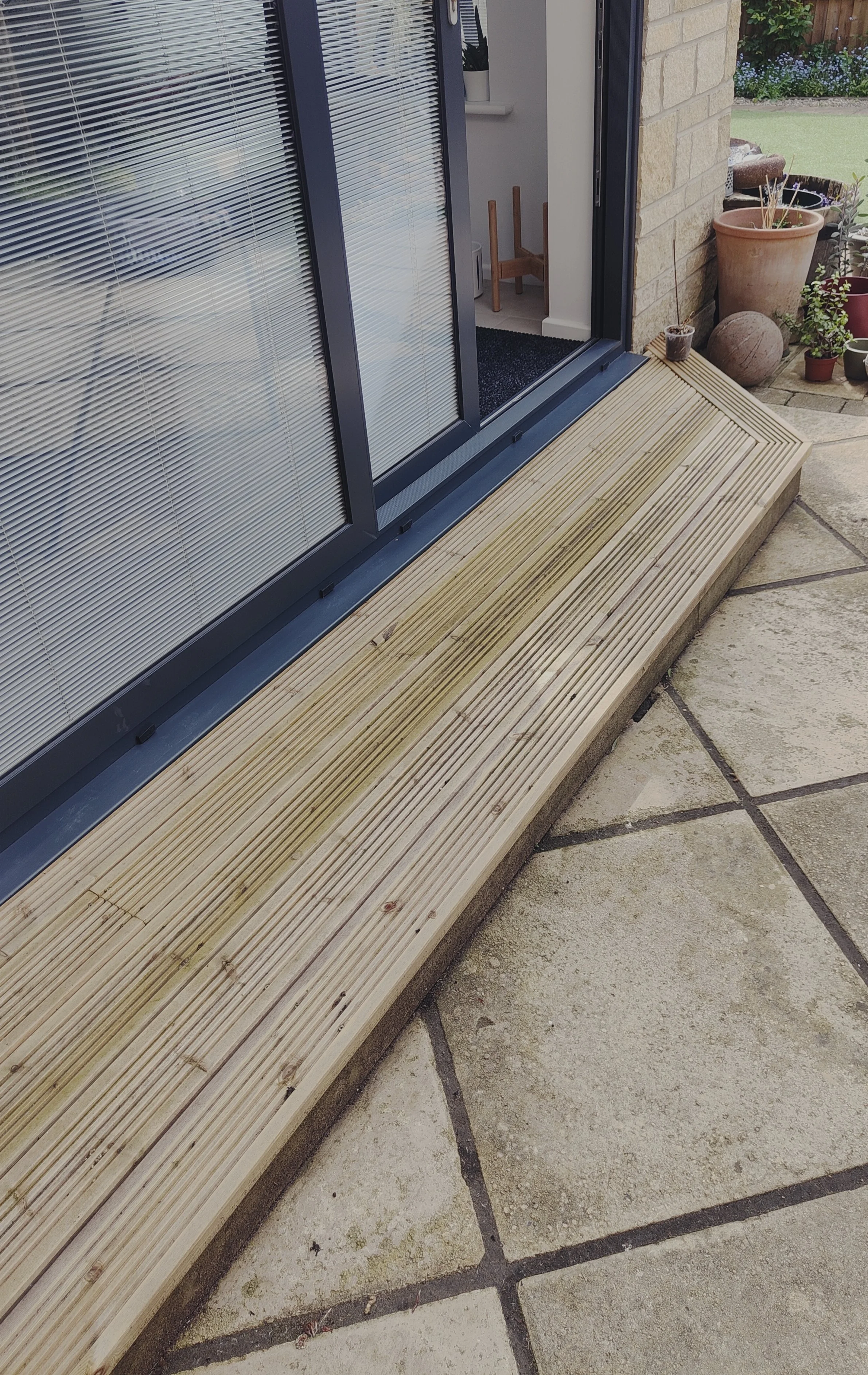 Woodchester house extension deck step