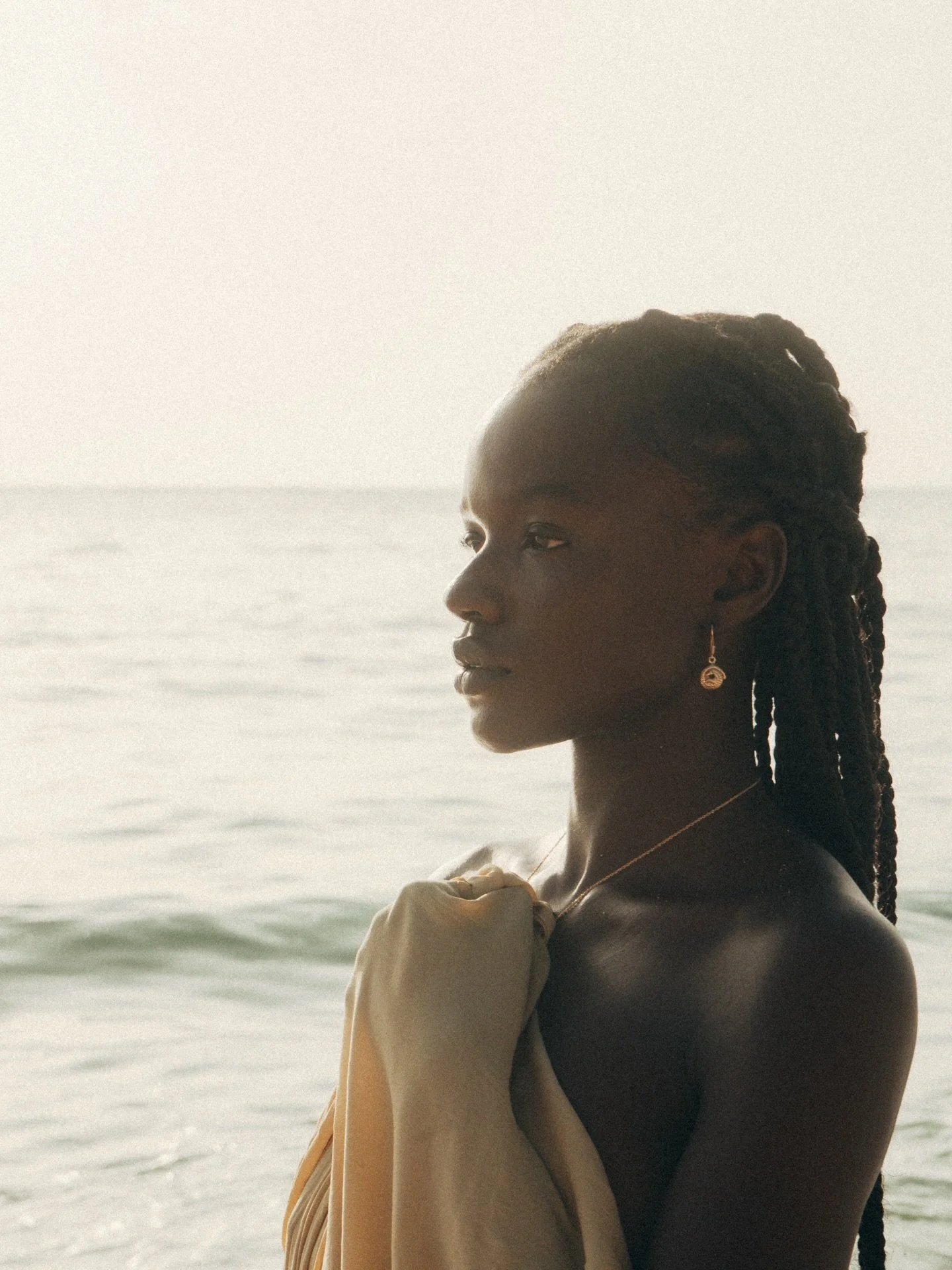 You dance to speak,
and yet your language cannot lie. It is pure geometry,
truth expressed through motion. What if our words moved like yours, not to persuade, but to orient,
to locate the self within something larger?

Photo : @bysofiamolinaro 
Muse