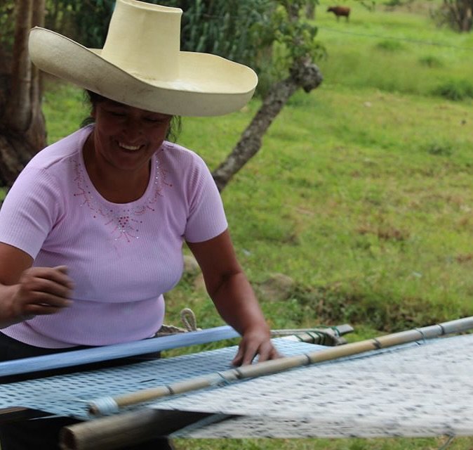 #slowfashion in textile weaving and a tradition passed from generation to generation since thousands of years. 
Back strap loom is not about producing but about creating pieces. 
Each piece reqjieres around 4-6 weeks to be created. 
#tacabamba #handl