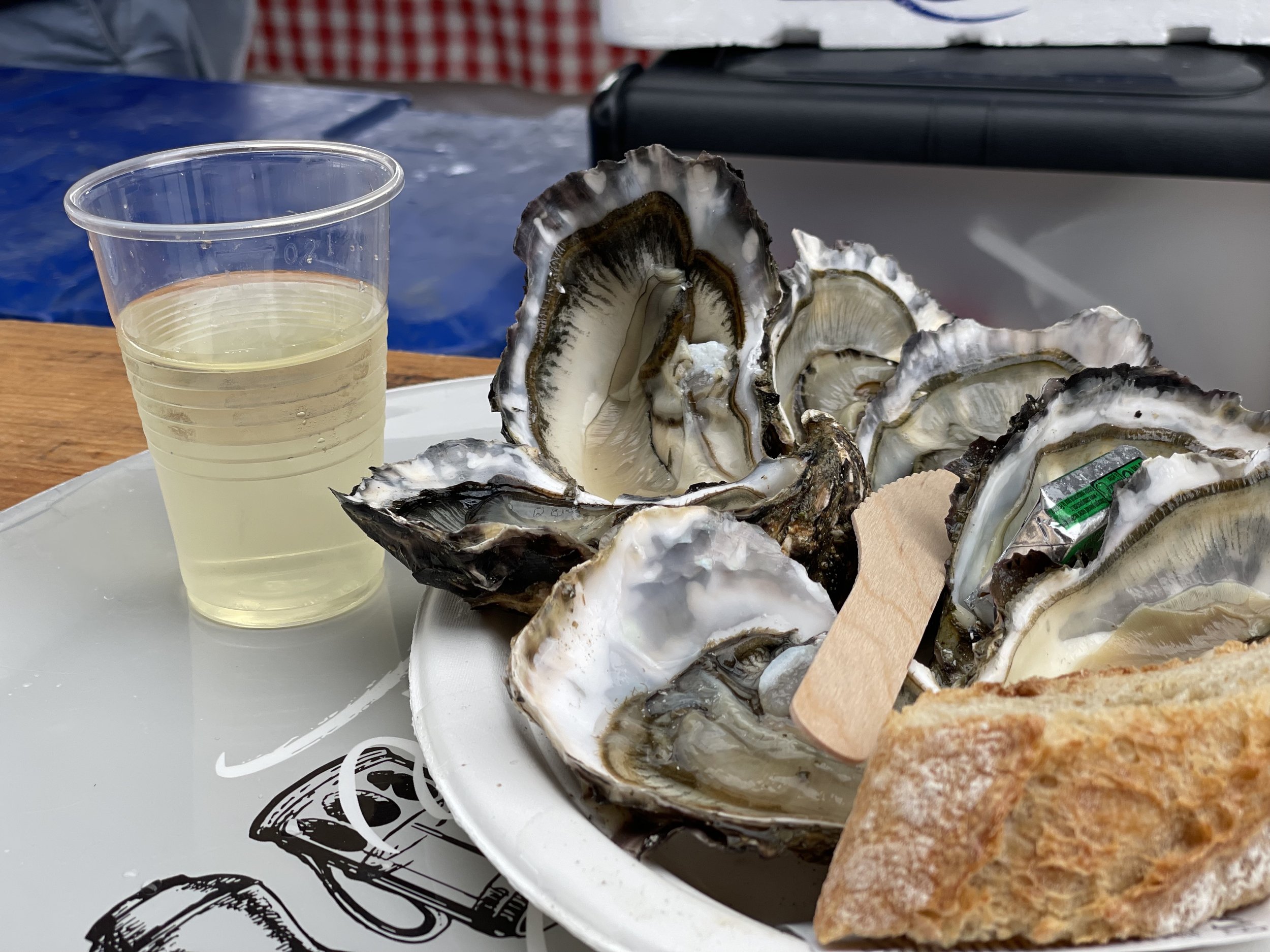 chartrons oysters.jpg