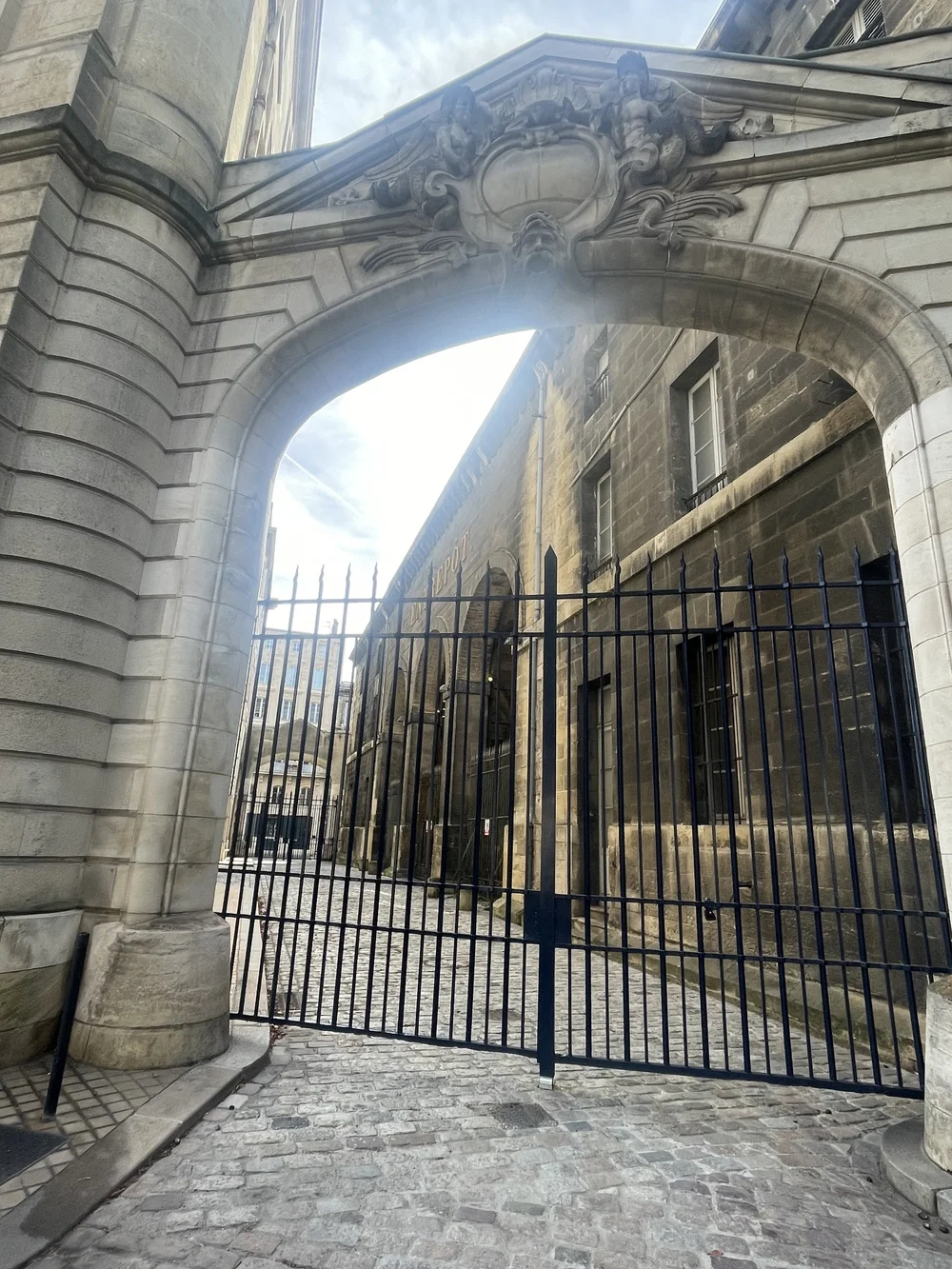 L'Entrepôt Place Lainé