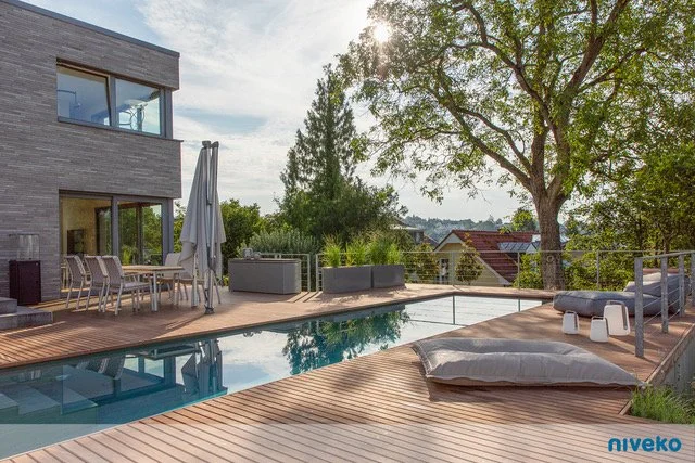 Infinitypool, Holzterrasse, moderne exklusive Gartenanlage, Garten, Wiesbaden, Rheingau, Wellnessgarten, Gartendesign, Gartenpflege