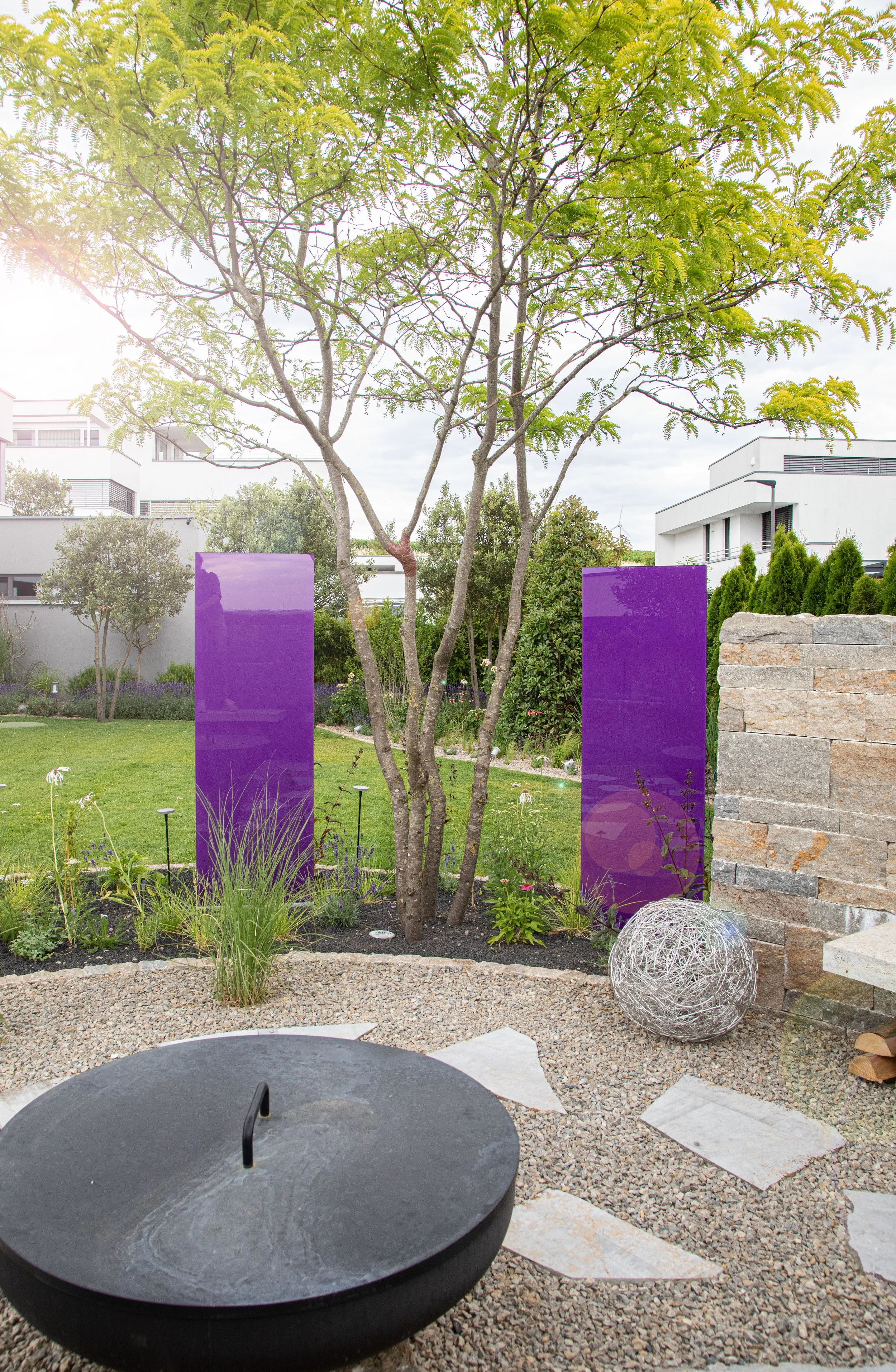 Farbenfrohe Atmosphäre im mediterranen Garten