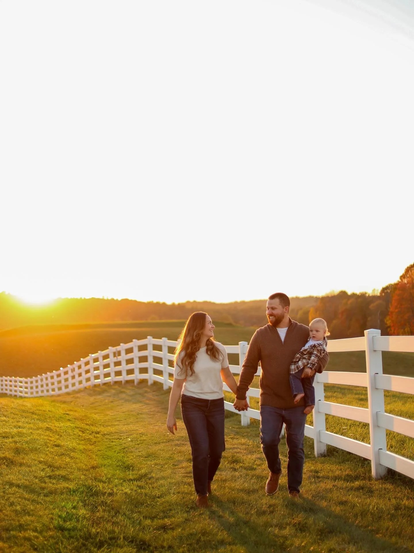 A couple of things I&rsquo;m thinking about on yet another snowy day&hellip;
green grass &amp; autumn sunsets