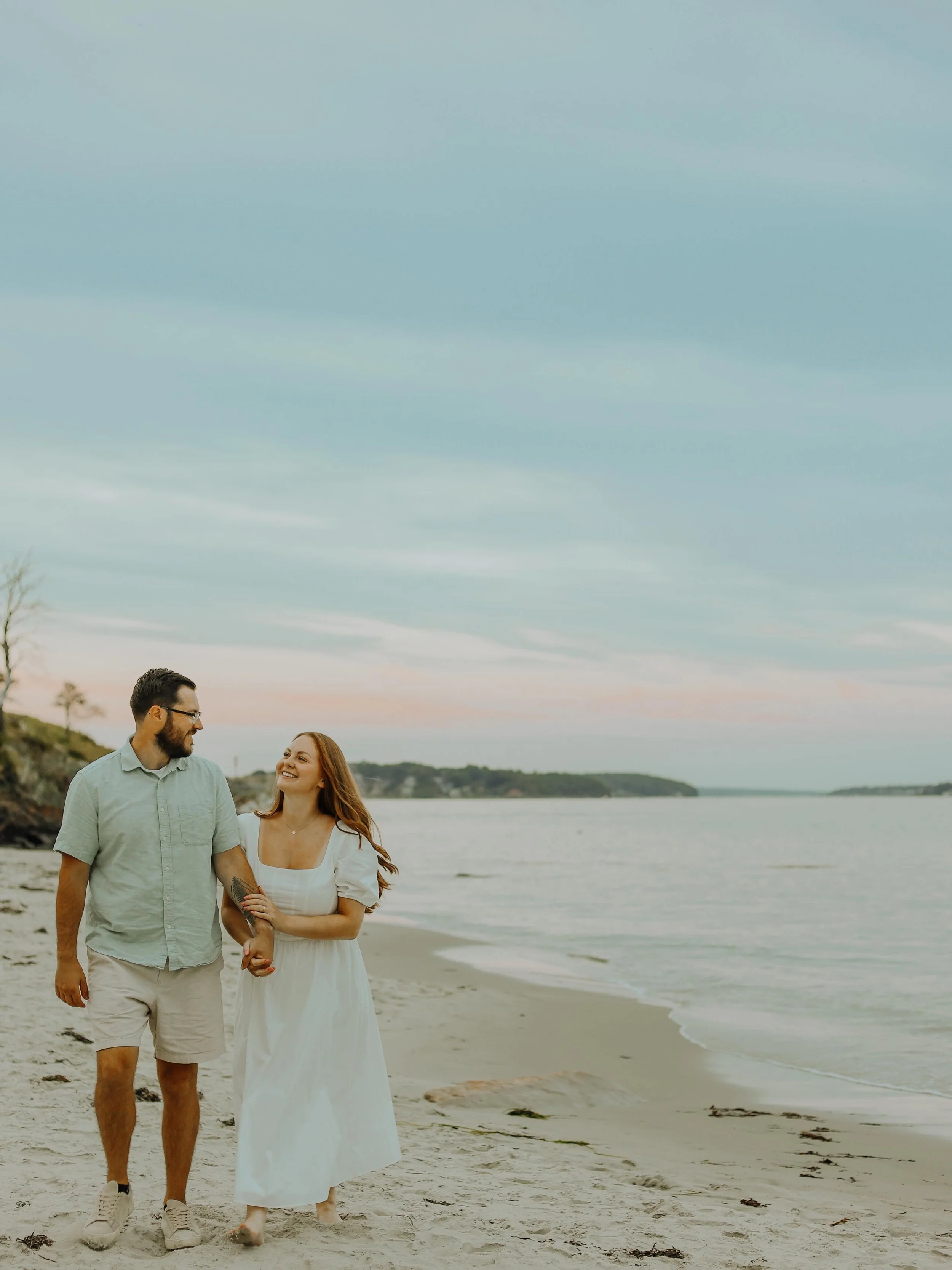 I hope everyone gets a chance to dance on the beach today! ☀️🏖️💛

#newenglandcouplesphotographer #newenglandengagementphotographer #mainecouplesphotographer #maineengagementphotographer #southernmainephotographer