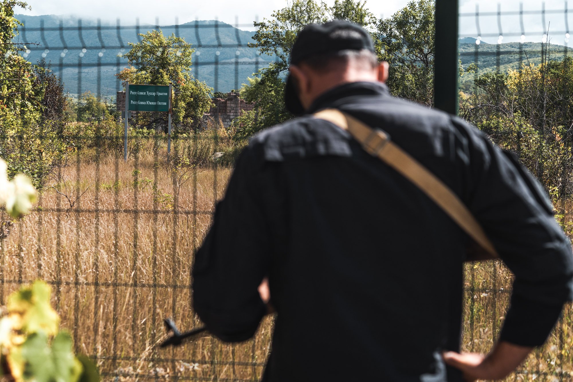 Along the Barbed Wire (2021)