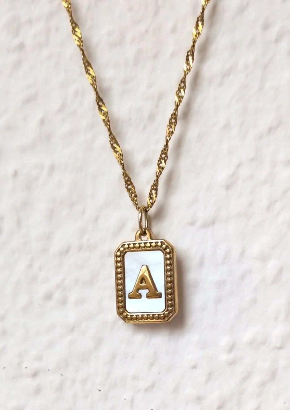 Halskette mit Perlmutt -Anhänger