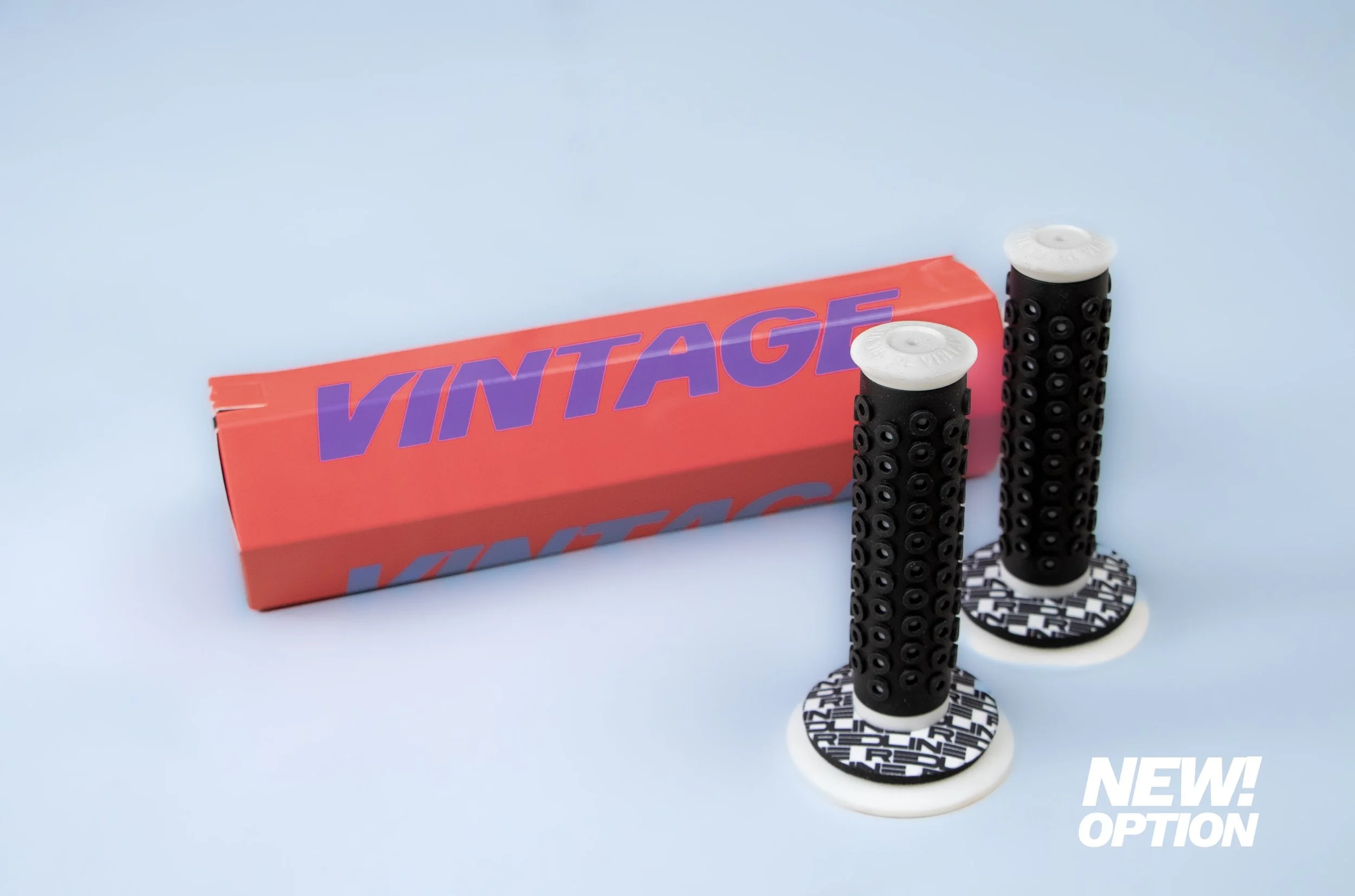 The White Base Black Sleeve 2 x Piece Grip and Donut choice