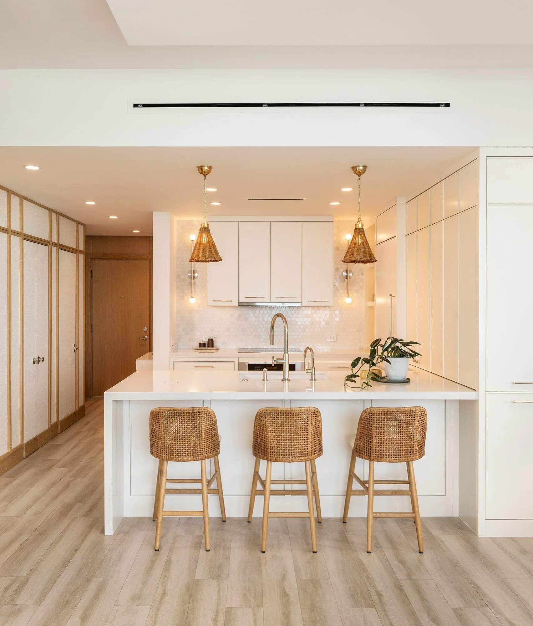 I&rsquo;m in the mood for a good before and after today!

We believe beauty and function should go hand in hand, and that is particularly true in a kitchen.

In our Brickell Bay project, the original kitchen wasn&rsquo;t giving the owners what they n