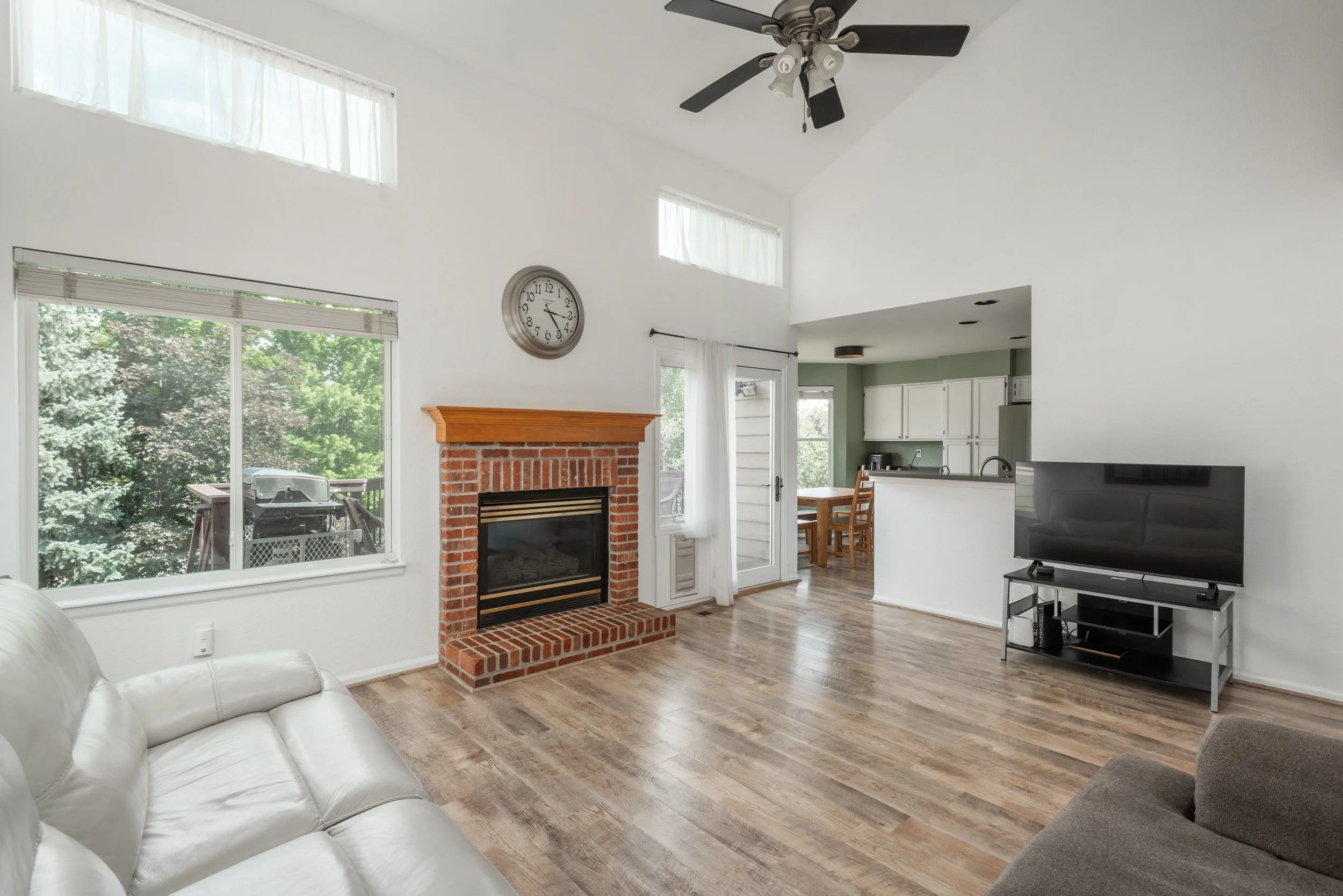 14170 W Warren Drive Lakewood Livingroom Green Mountain