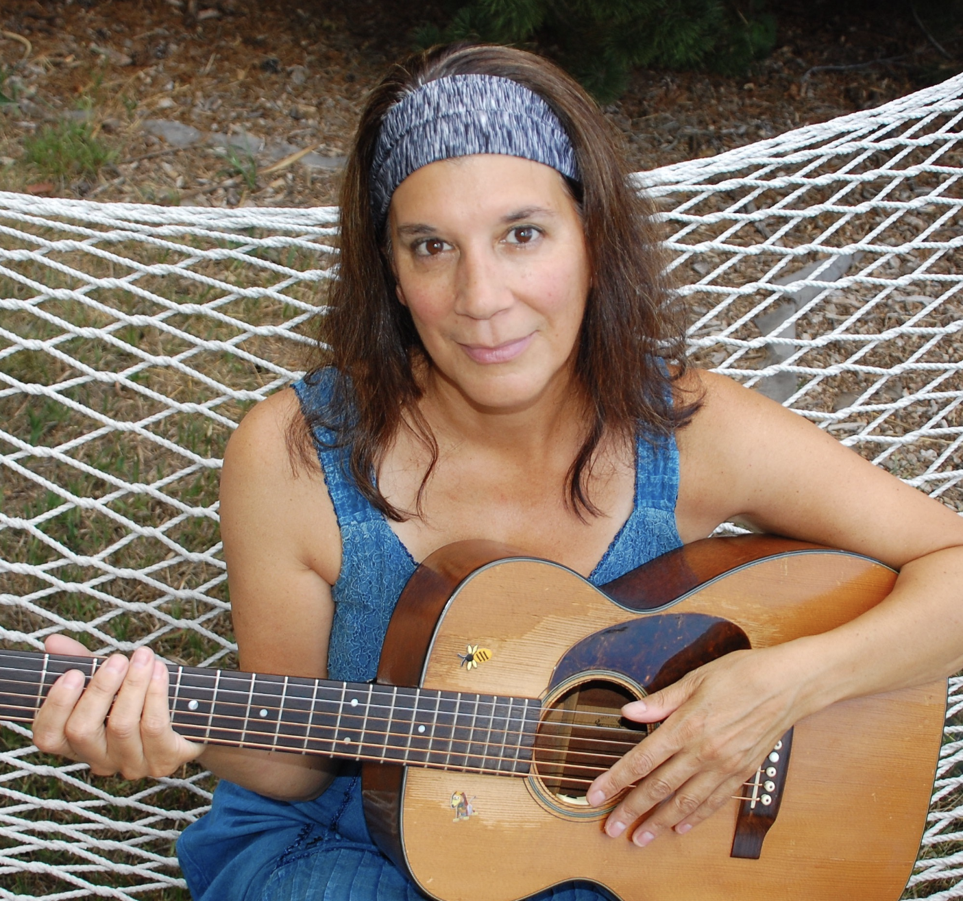 LIVE MUSIC | MIRA DEVI &amp; PAULA GAYATRI