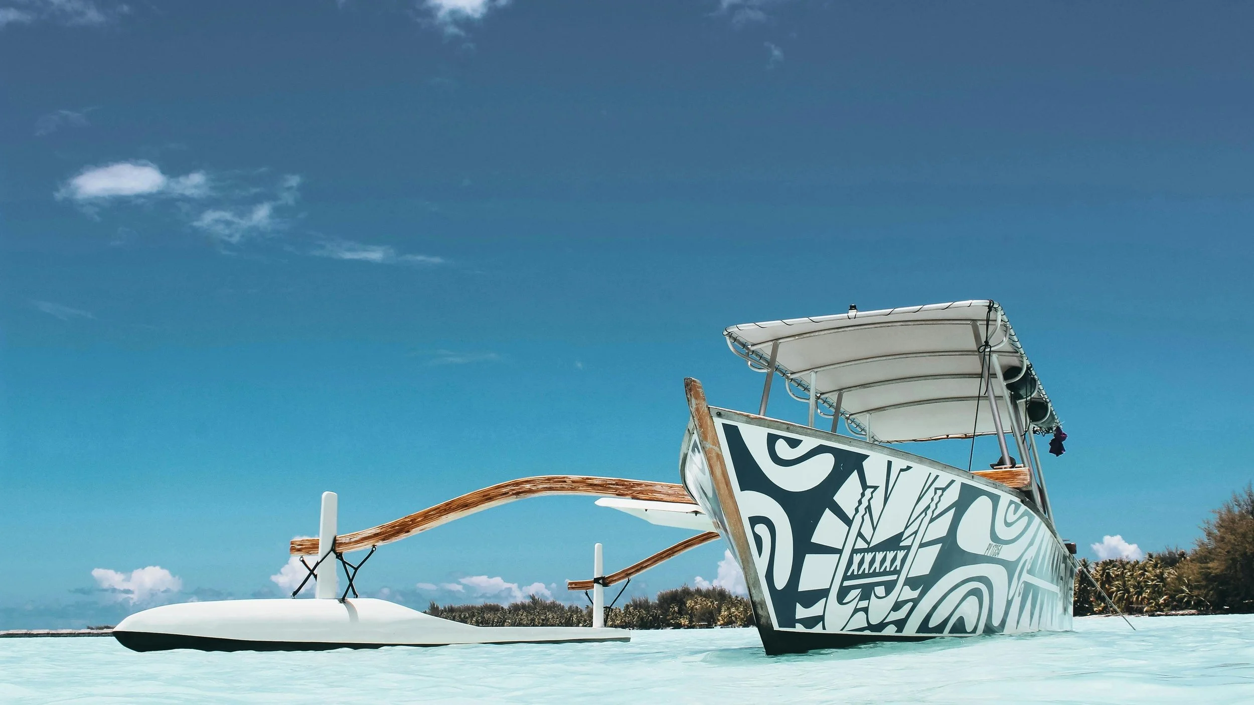 POV: You finally stopped scrolling and touched the blue water. Tahiti ➡️ Moorea ➡️ Bora Bora. No notes. 🌊