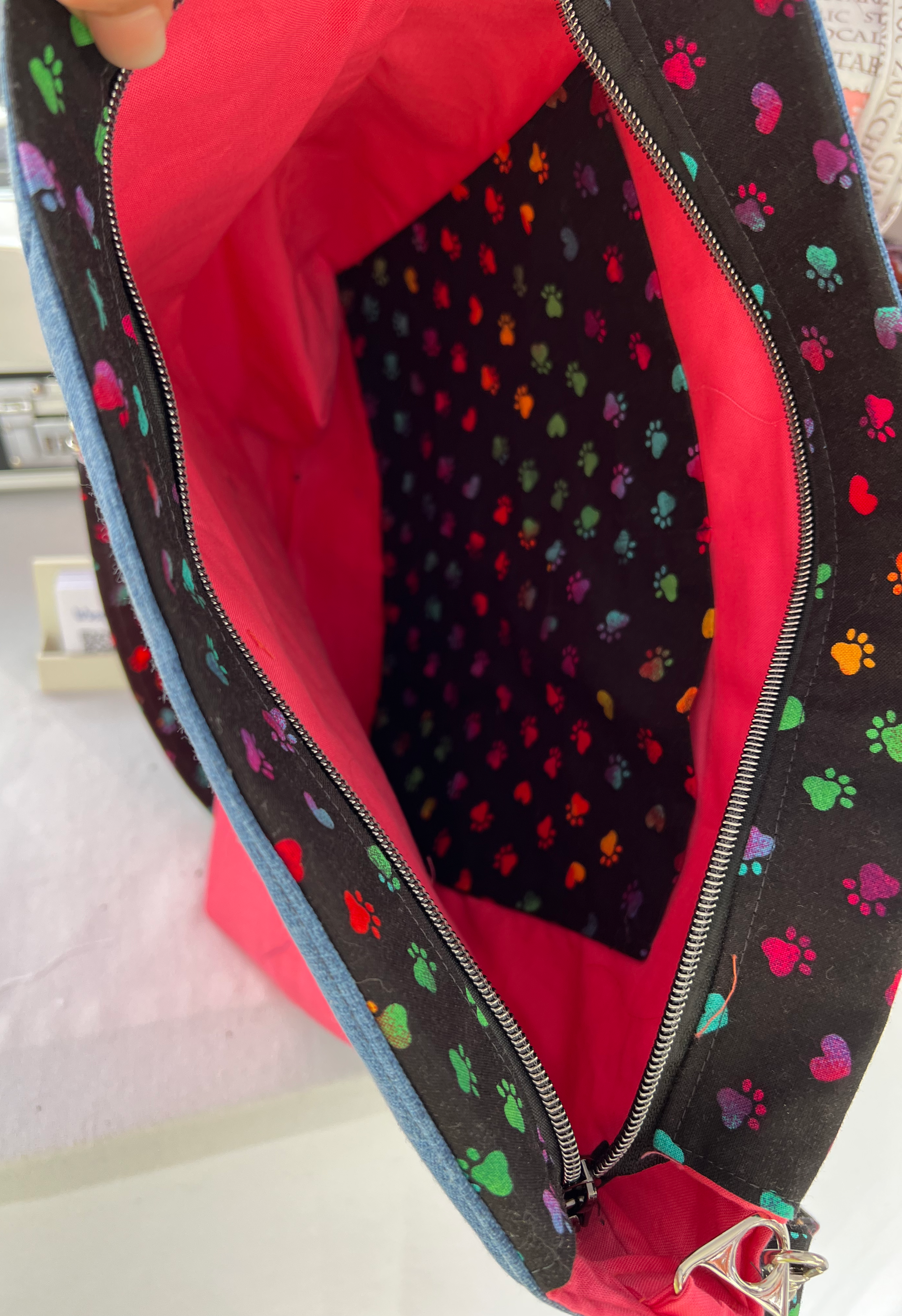 Petsake Bag Inside.png