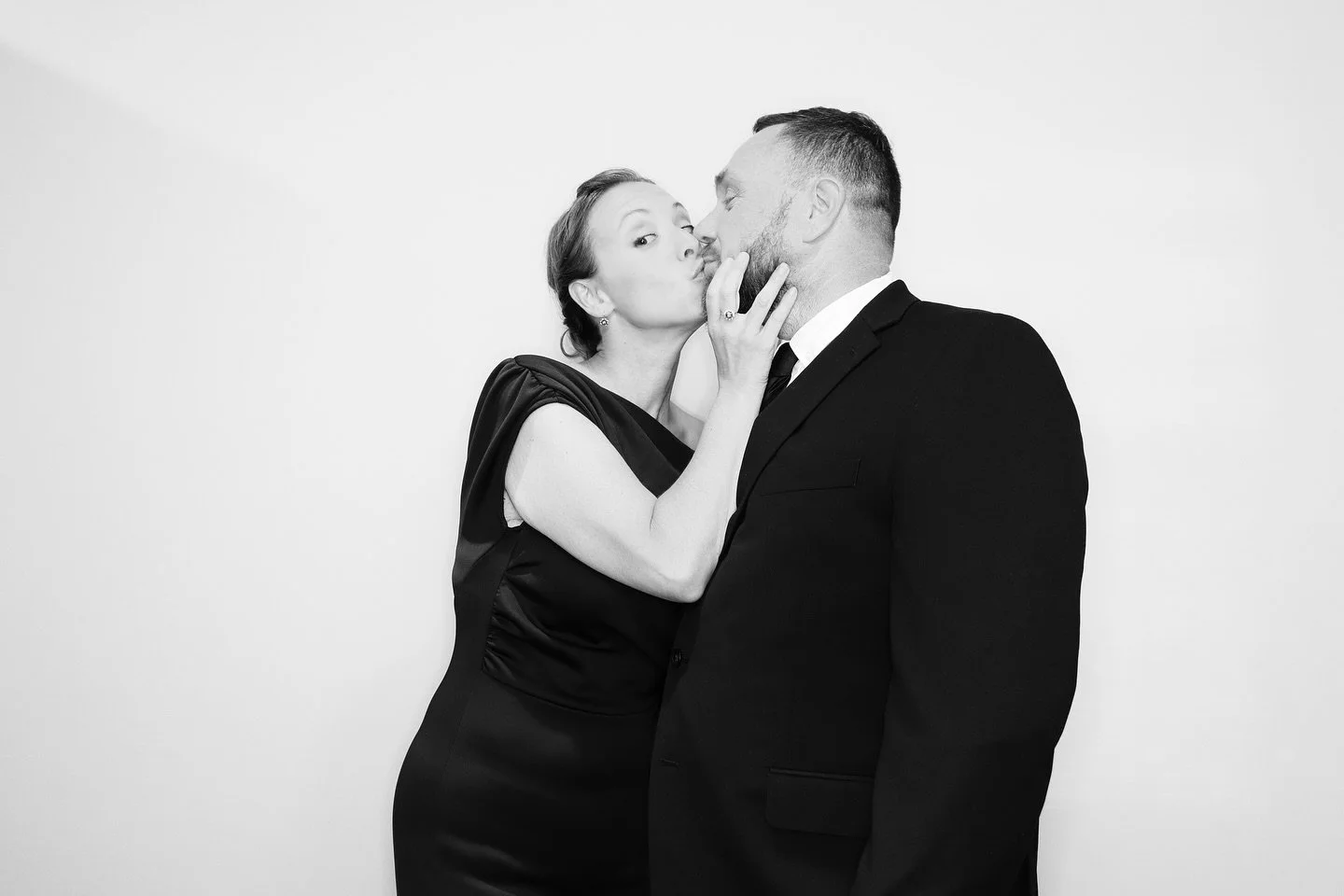 ~Oh, honey~ 
.
.
#photoboothnearme #photoboothatlanta #glamphotography #glamphotobooth