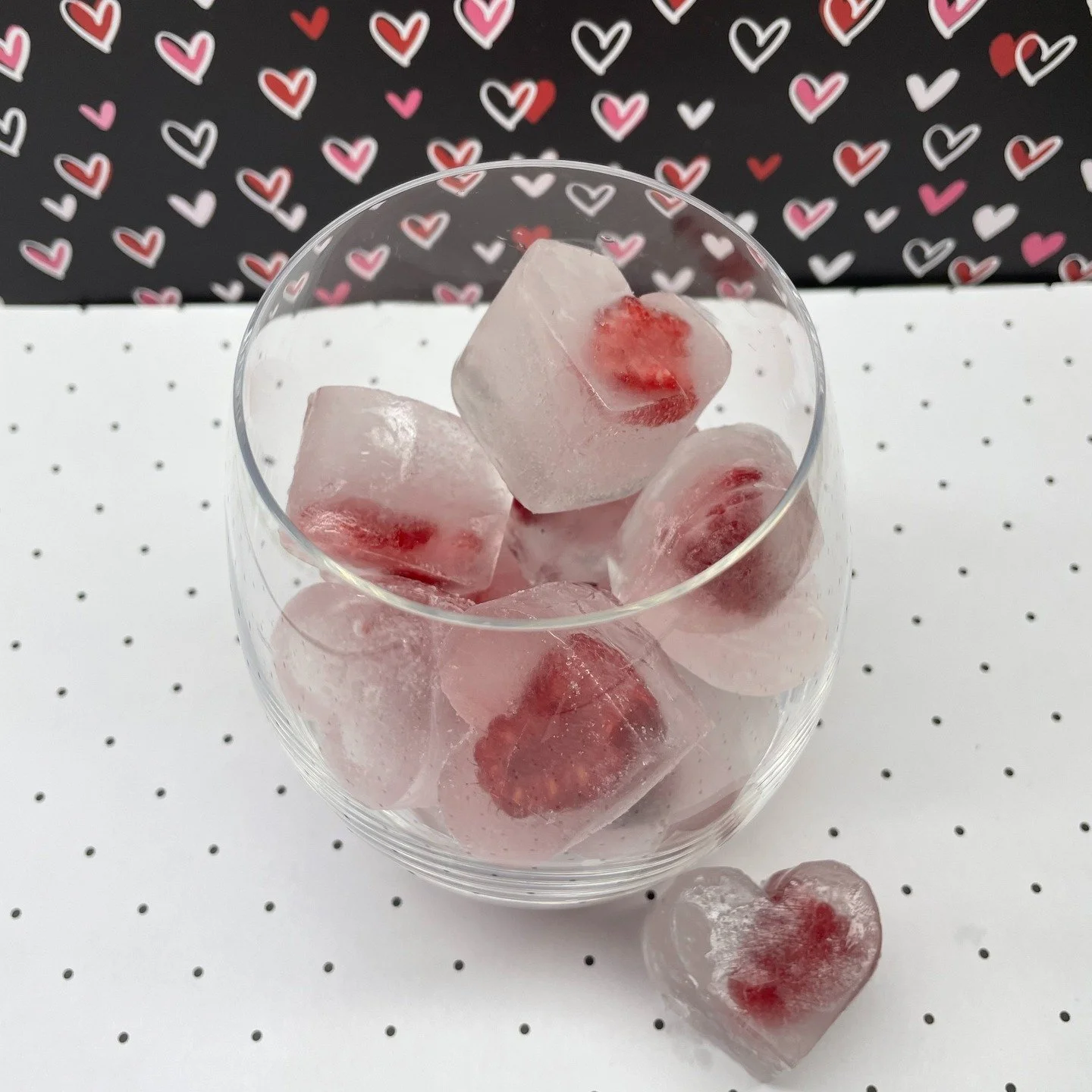 When your ice shows up dressed as raspberry hearts, every drink feels like a love note. Hope you had a lovely Valentine's Day💖