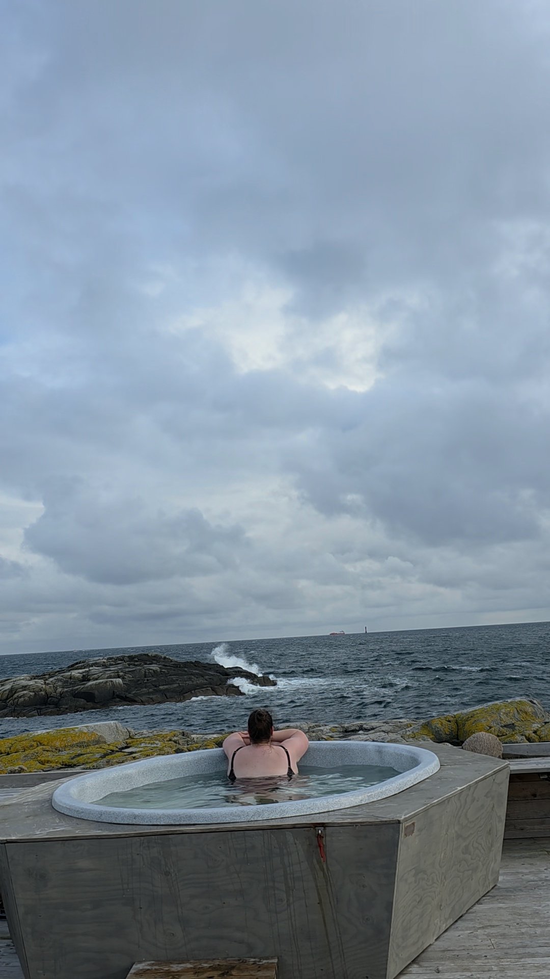 Pater Noster Hot Tub Ocean View.jpg