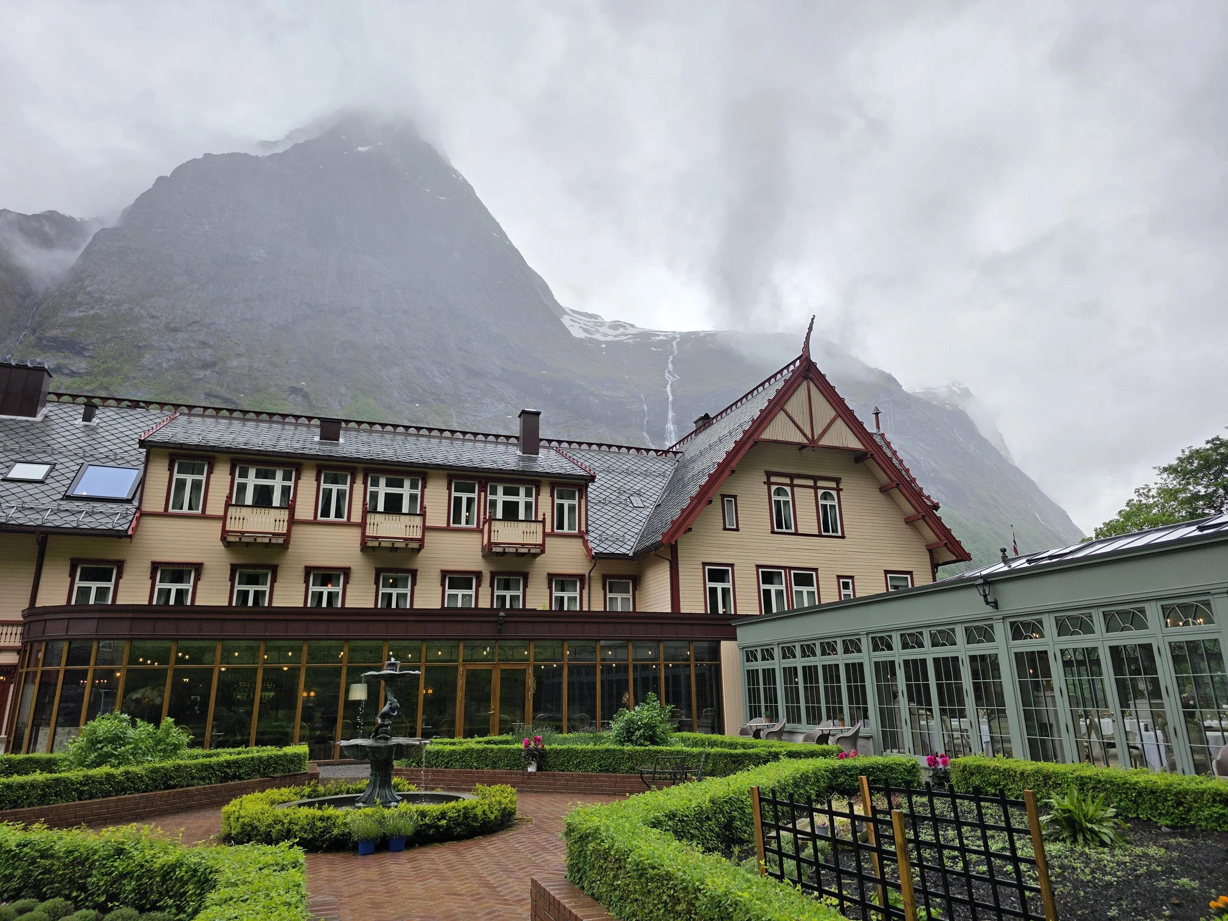 Hotel Union Øye.jpg